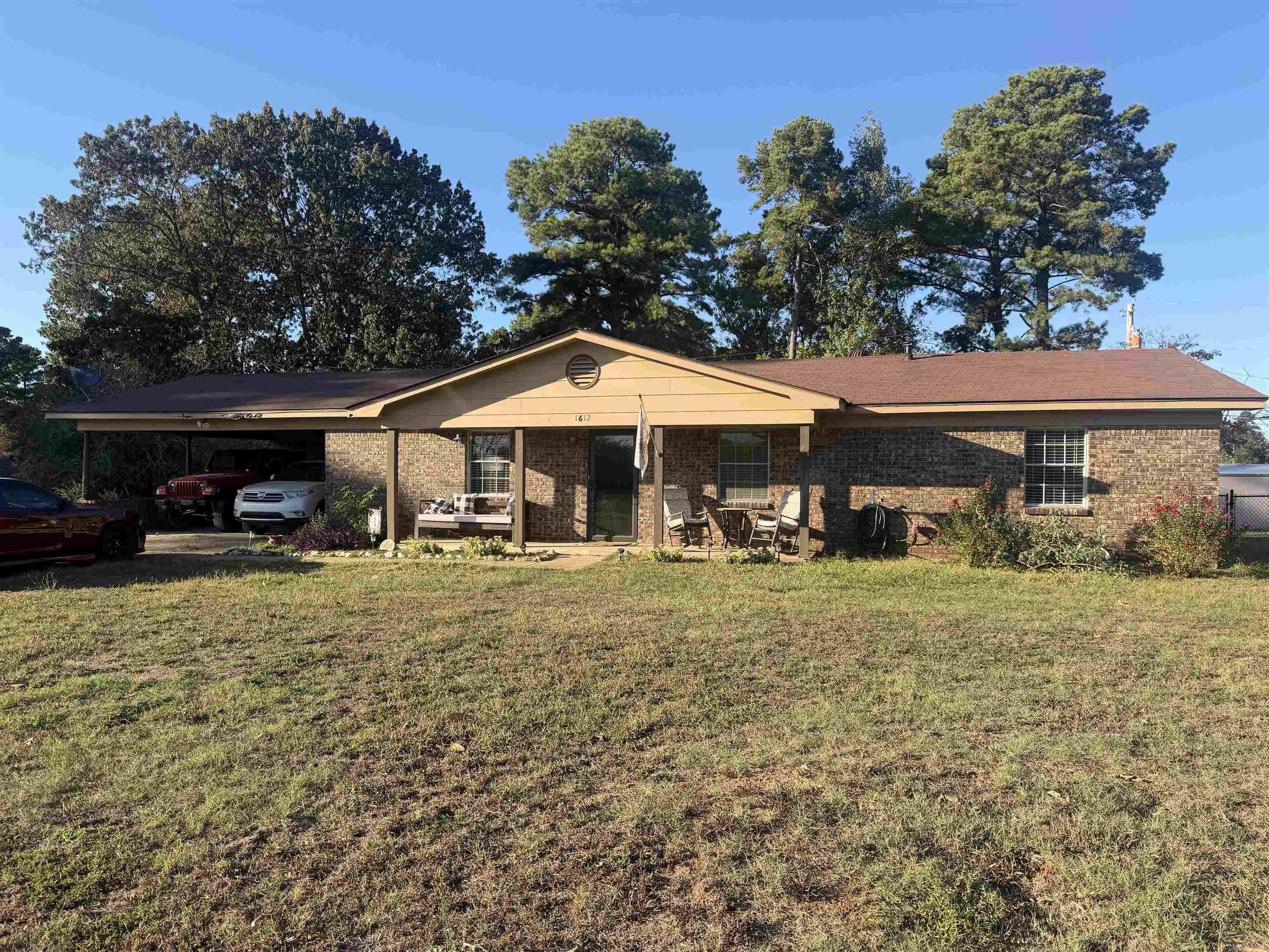 1612 Pinecroft Street Property Photo 1