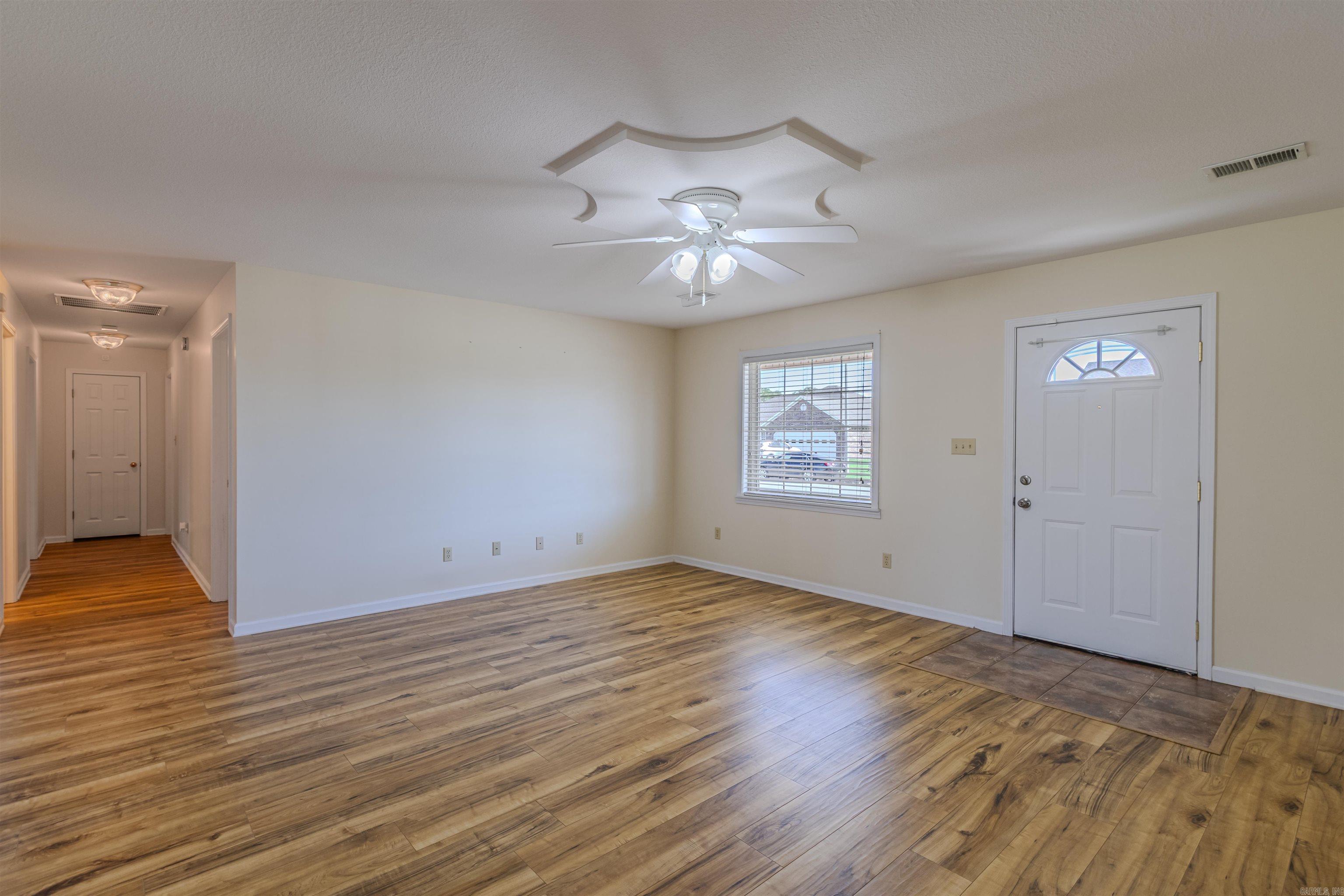 2707 Canterbury Property Photo 2
