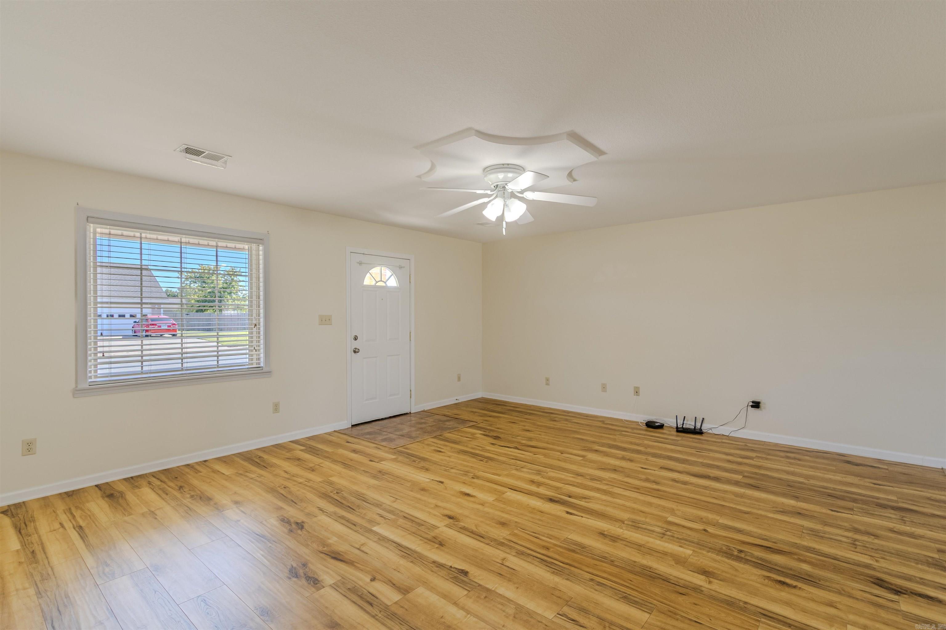 2707 Canterbury Property Photo 5