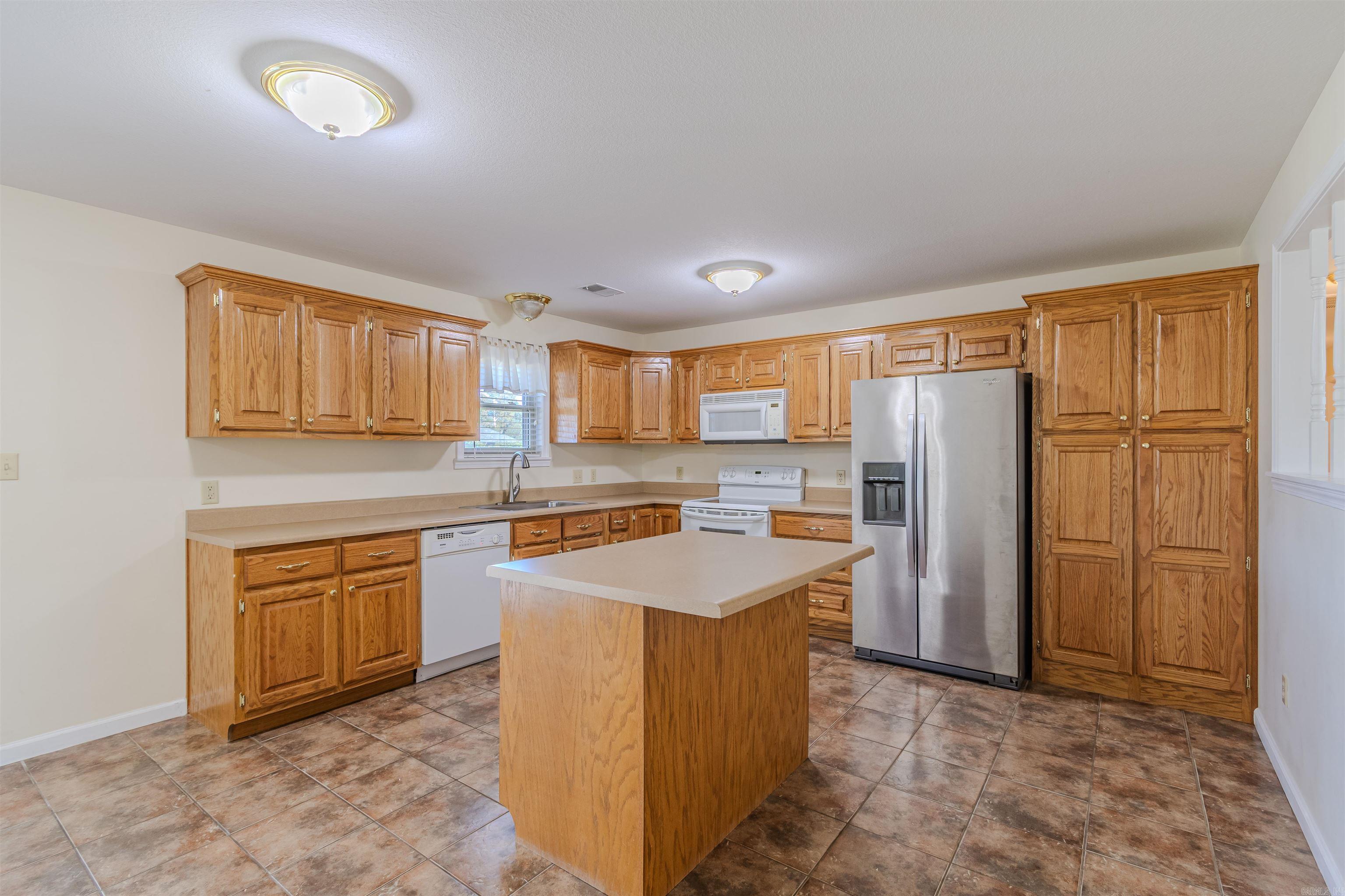 2707 Canterbury Property Photo 6