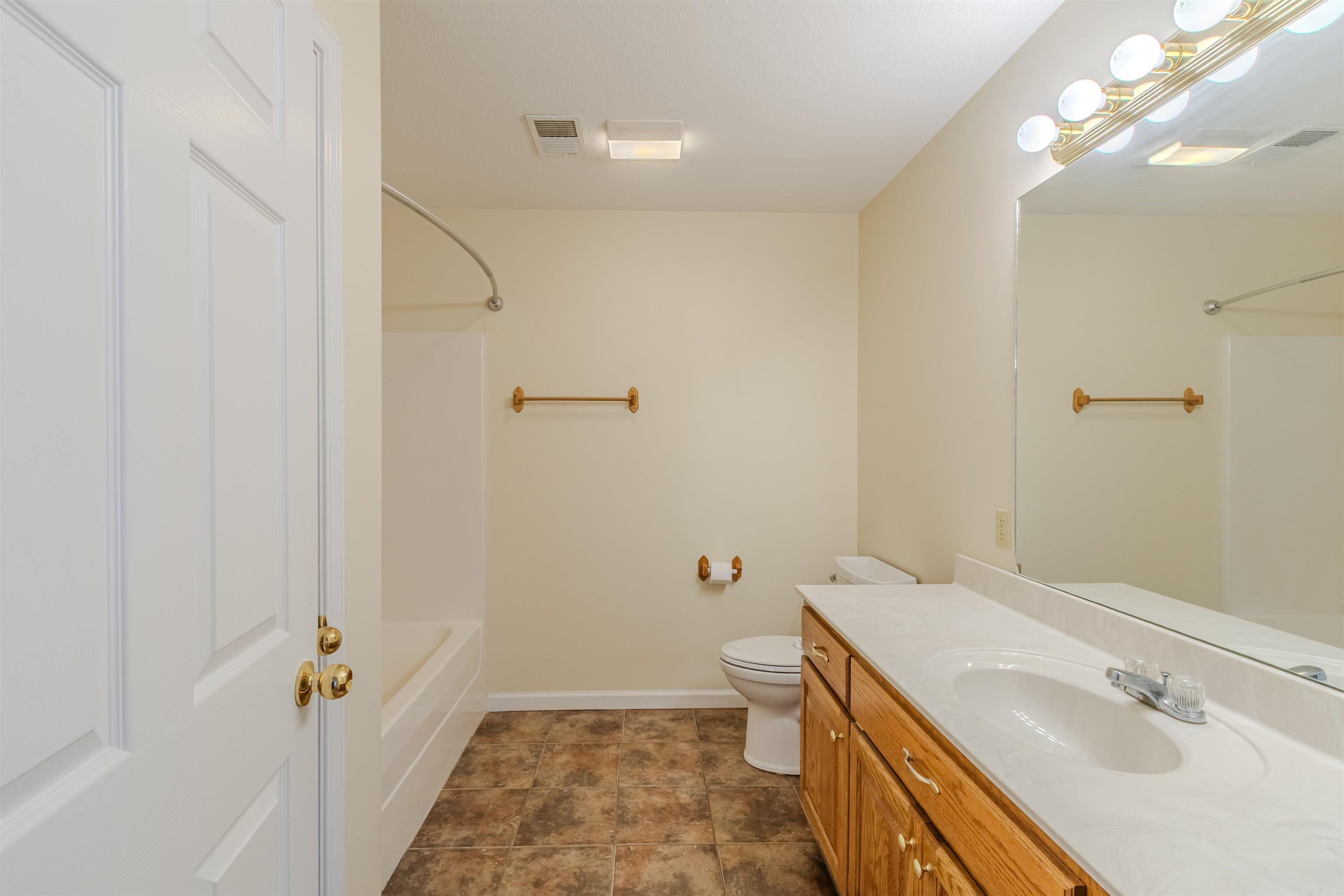 2707 Canterbury Property Photo 10
