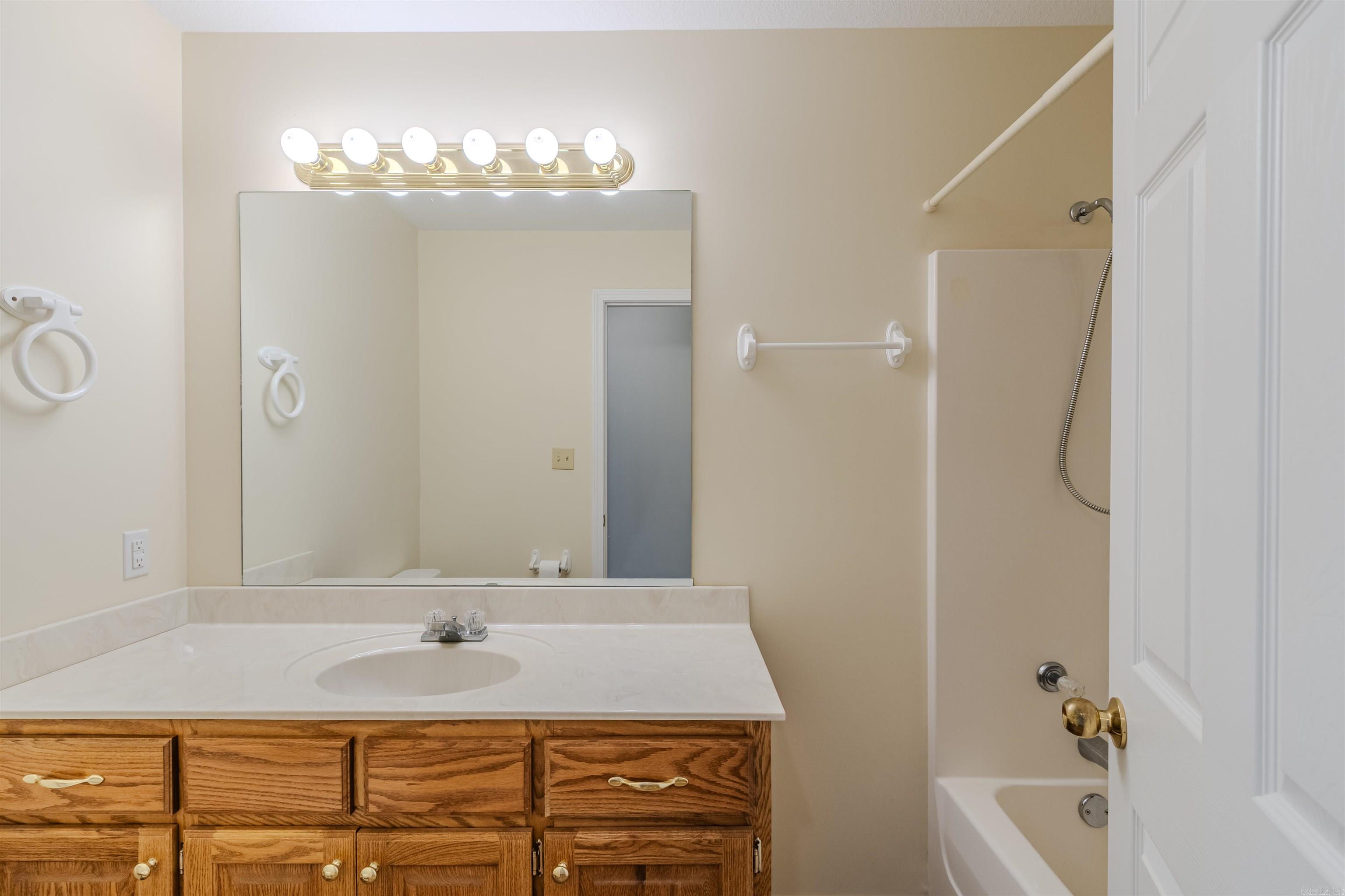 2707 Canterbury Property Photo 14