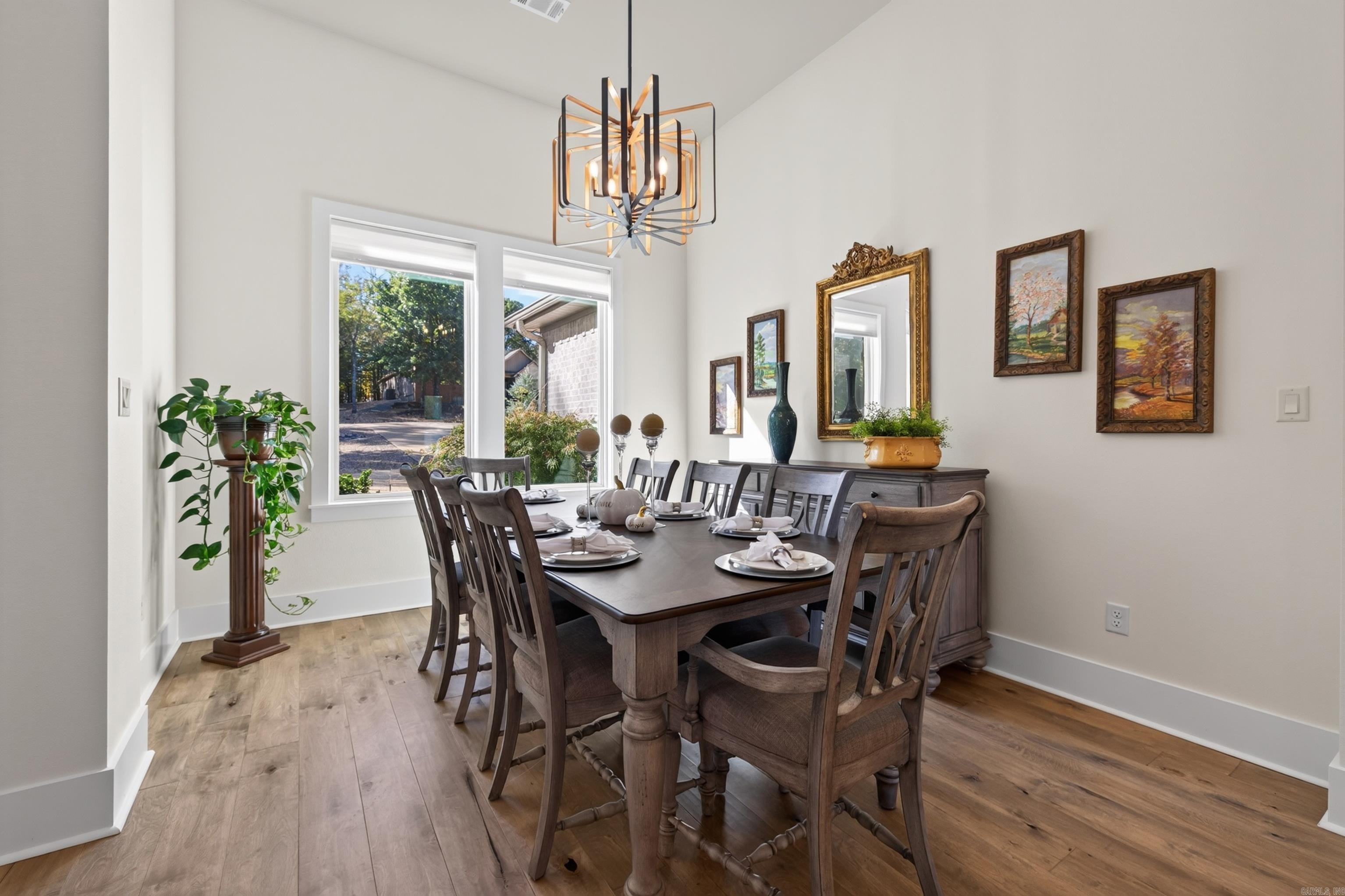 26040560 Property Photo 5