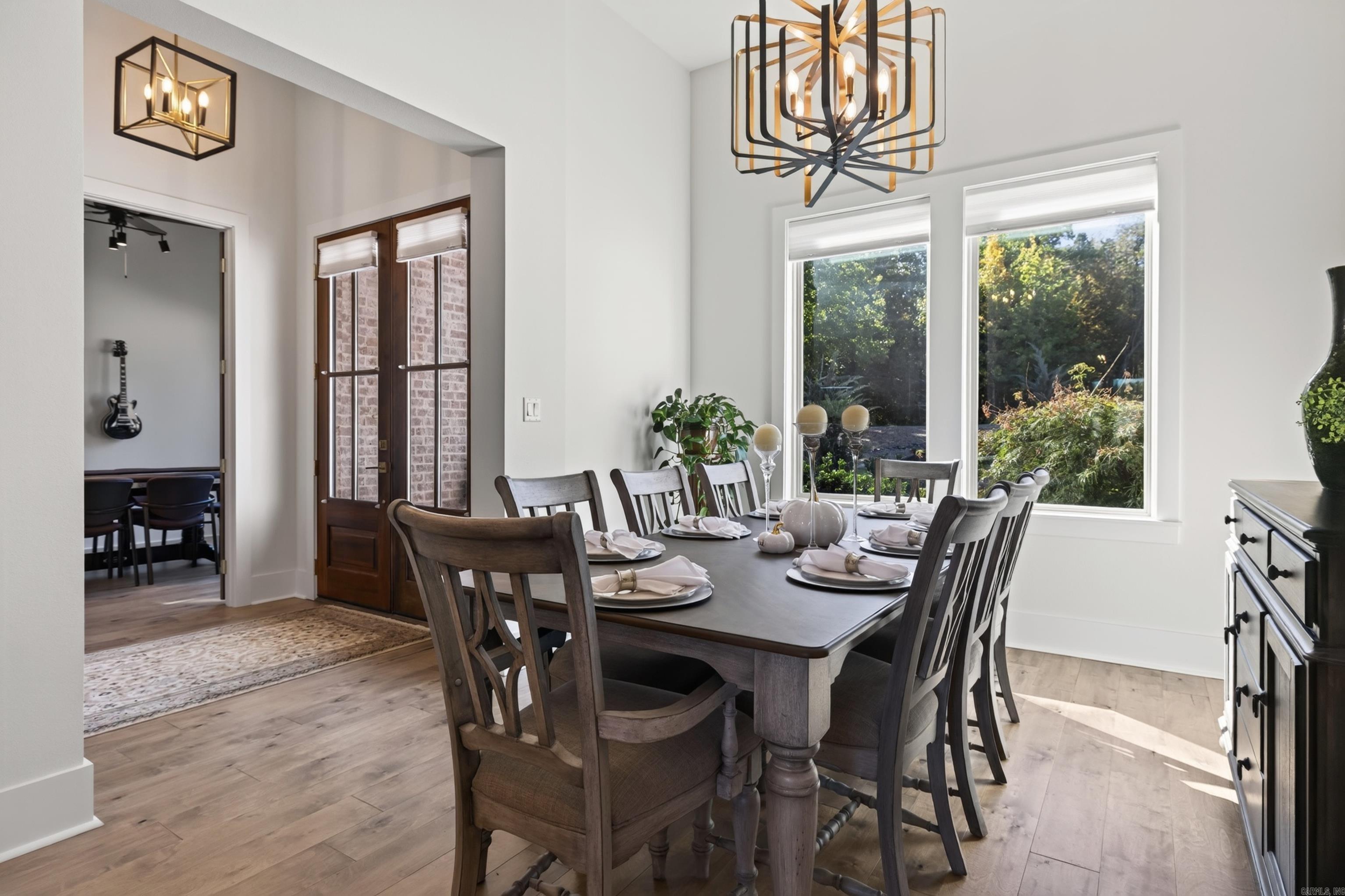 26040560 Property Photo 6