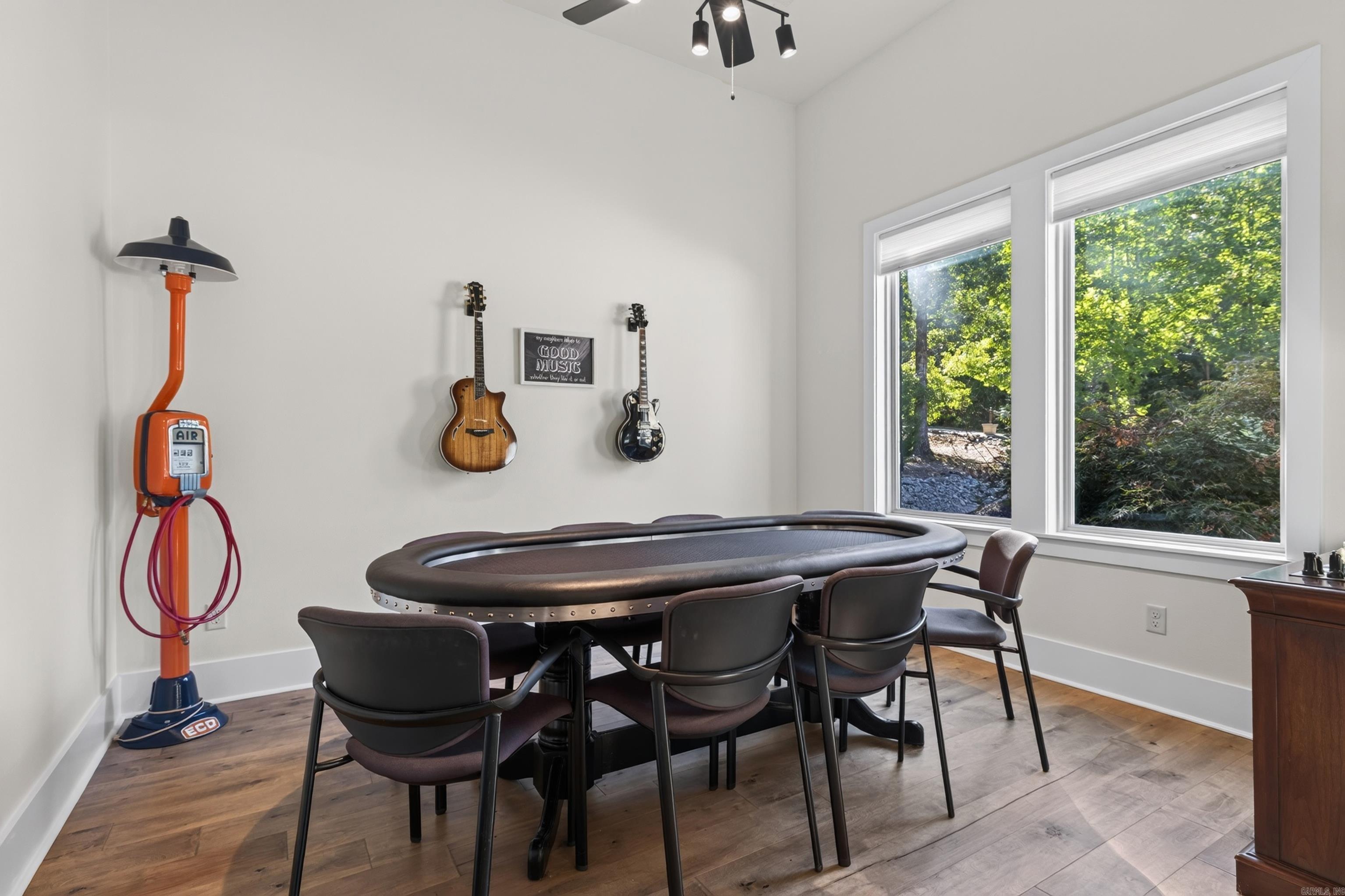 26040560 Property Photo 7