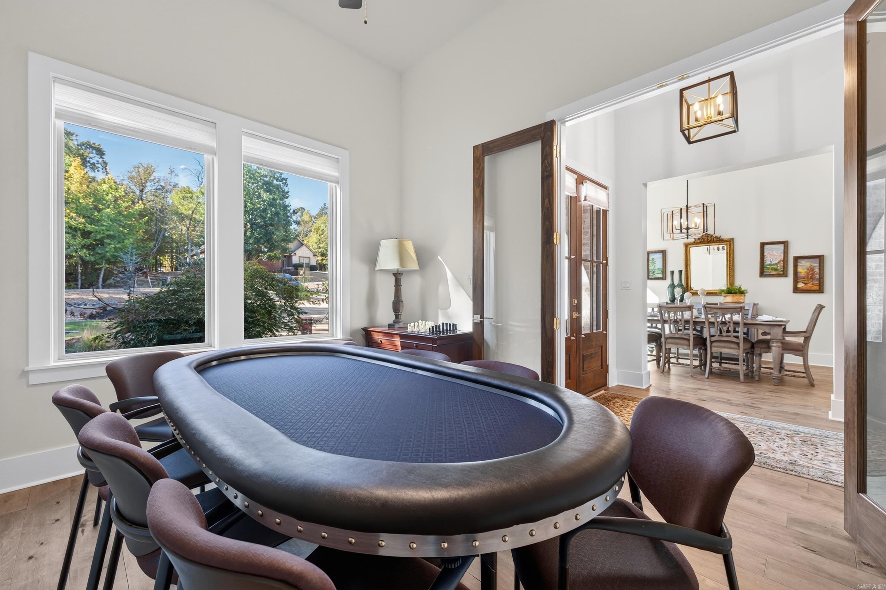 26040560 Property Photo 8