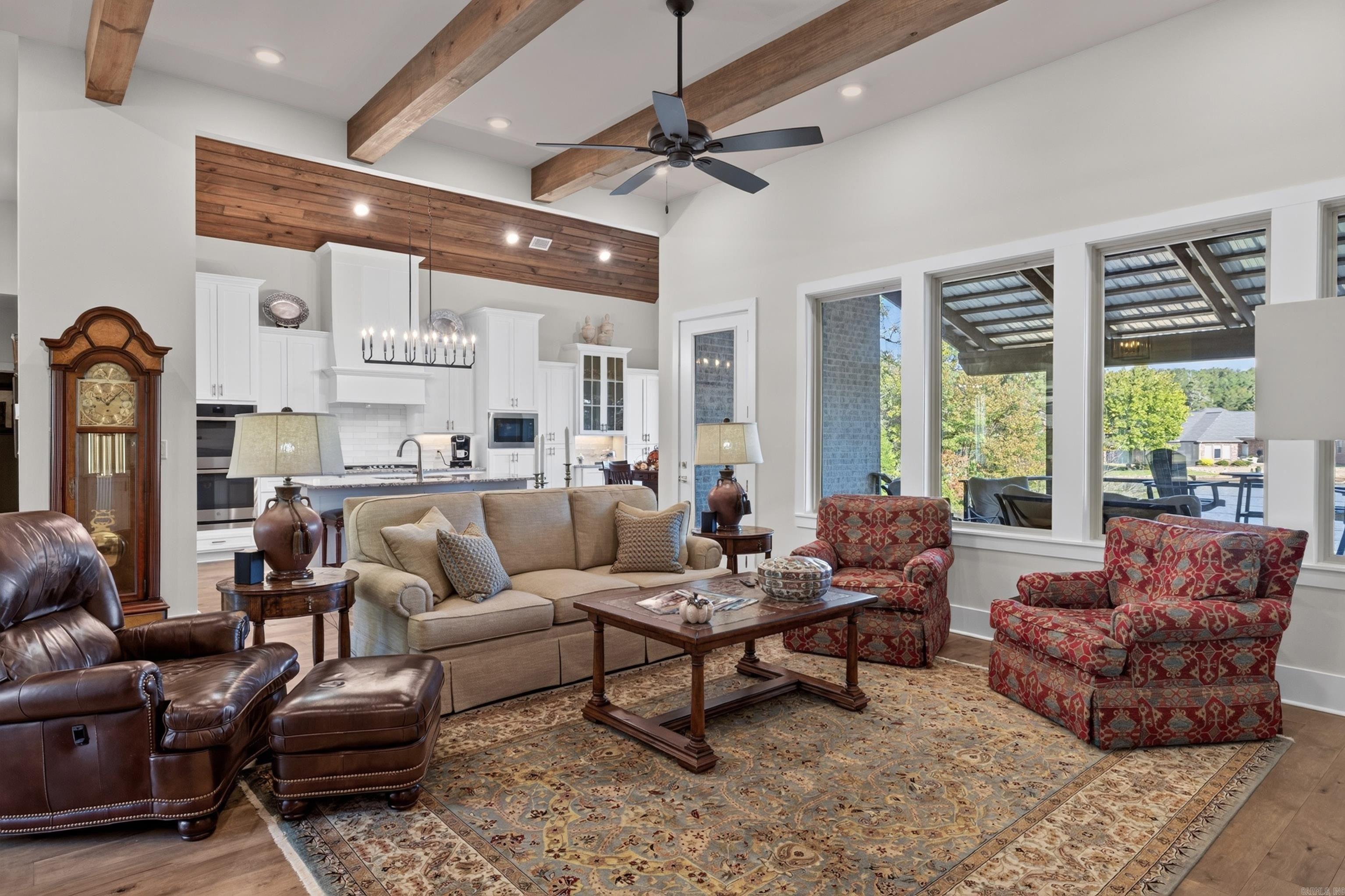 26040560 Property Photo 11