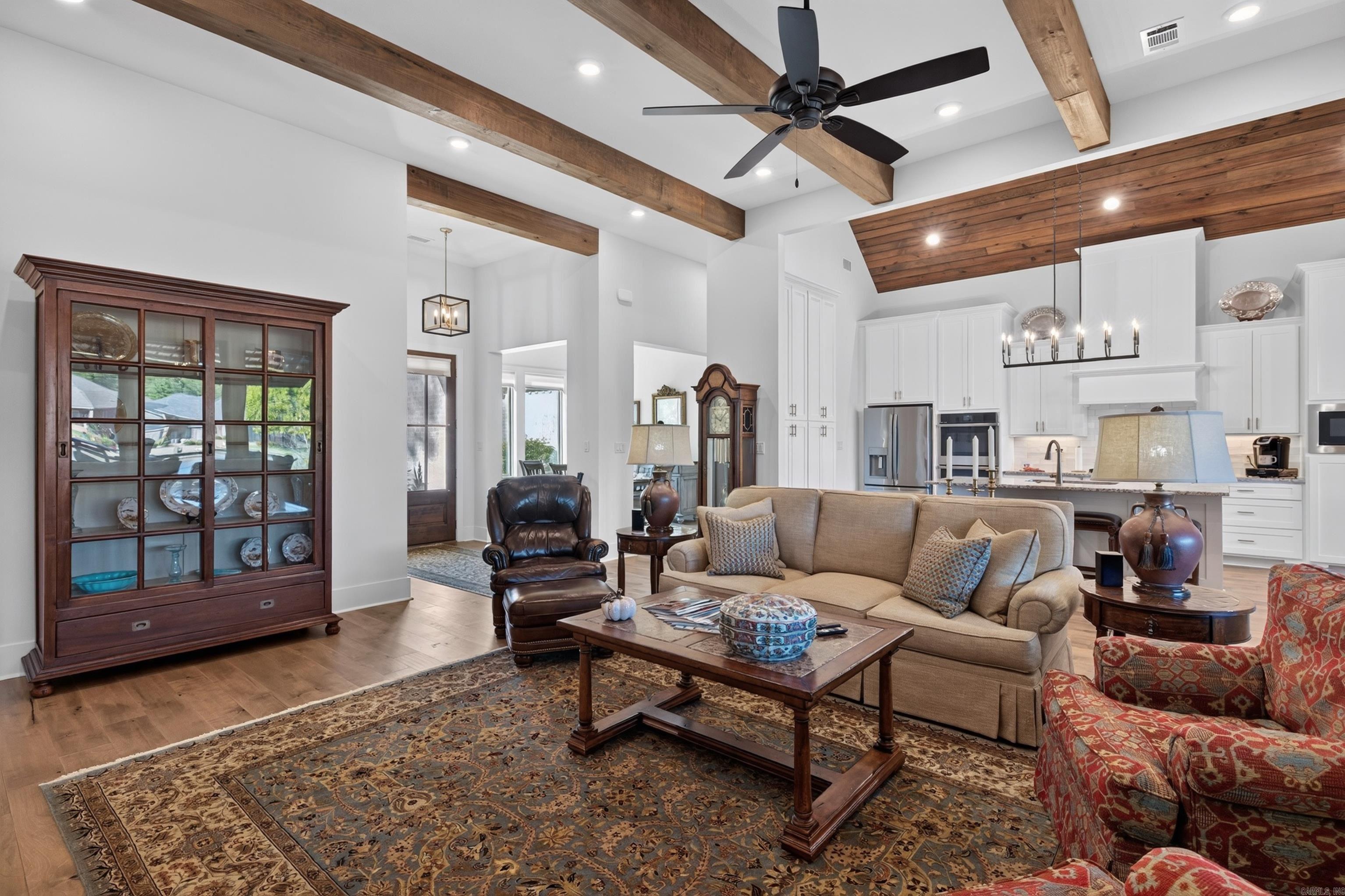 26040560 Property Photo 12