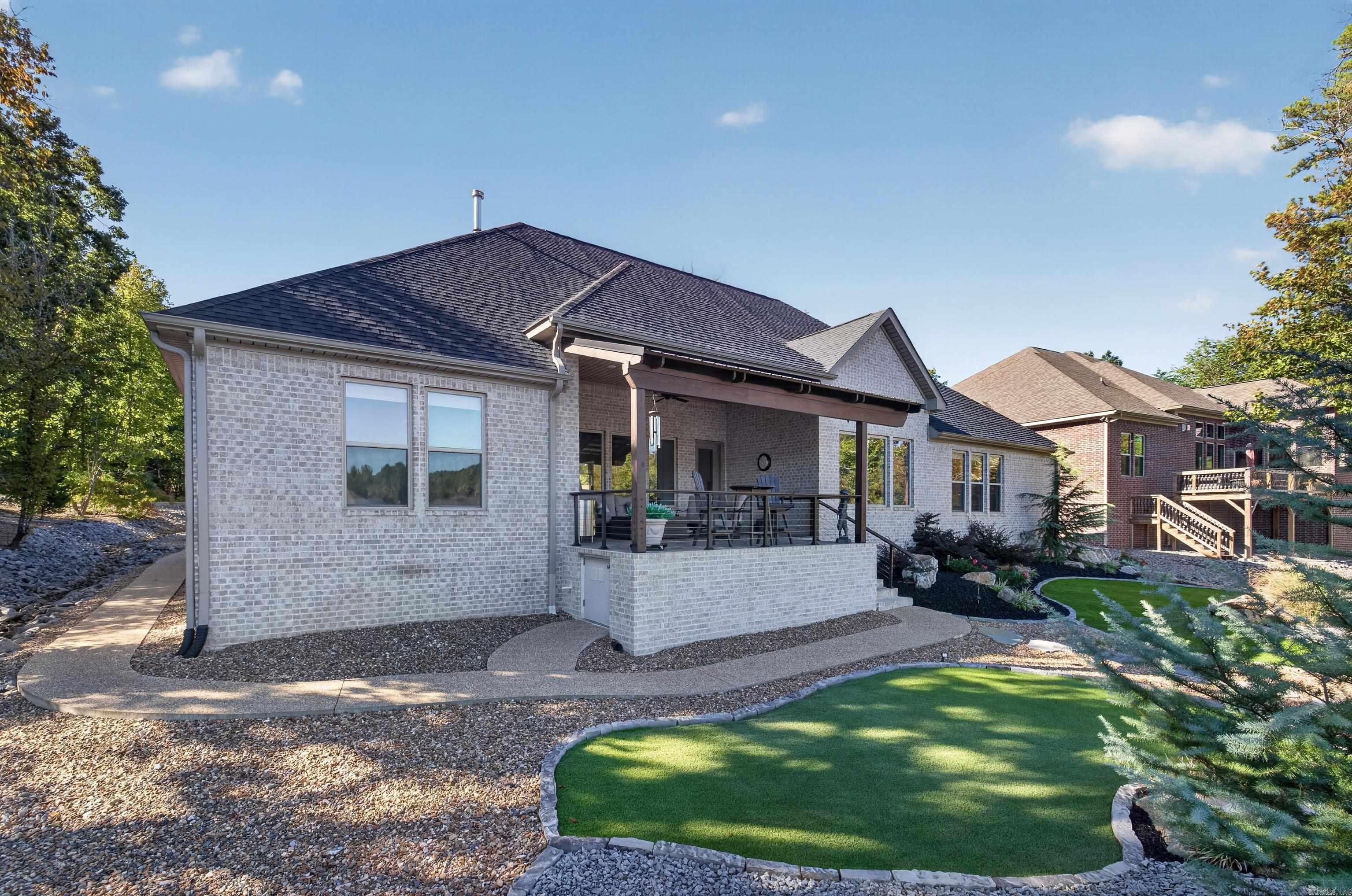 26040560 Property Photo 34