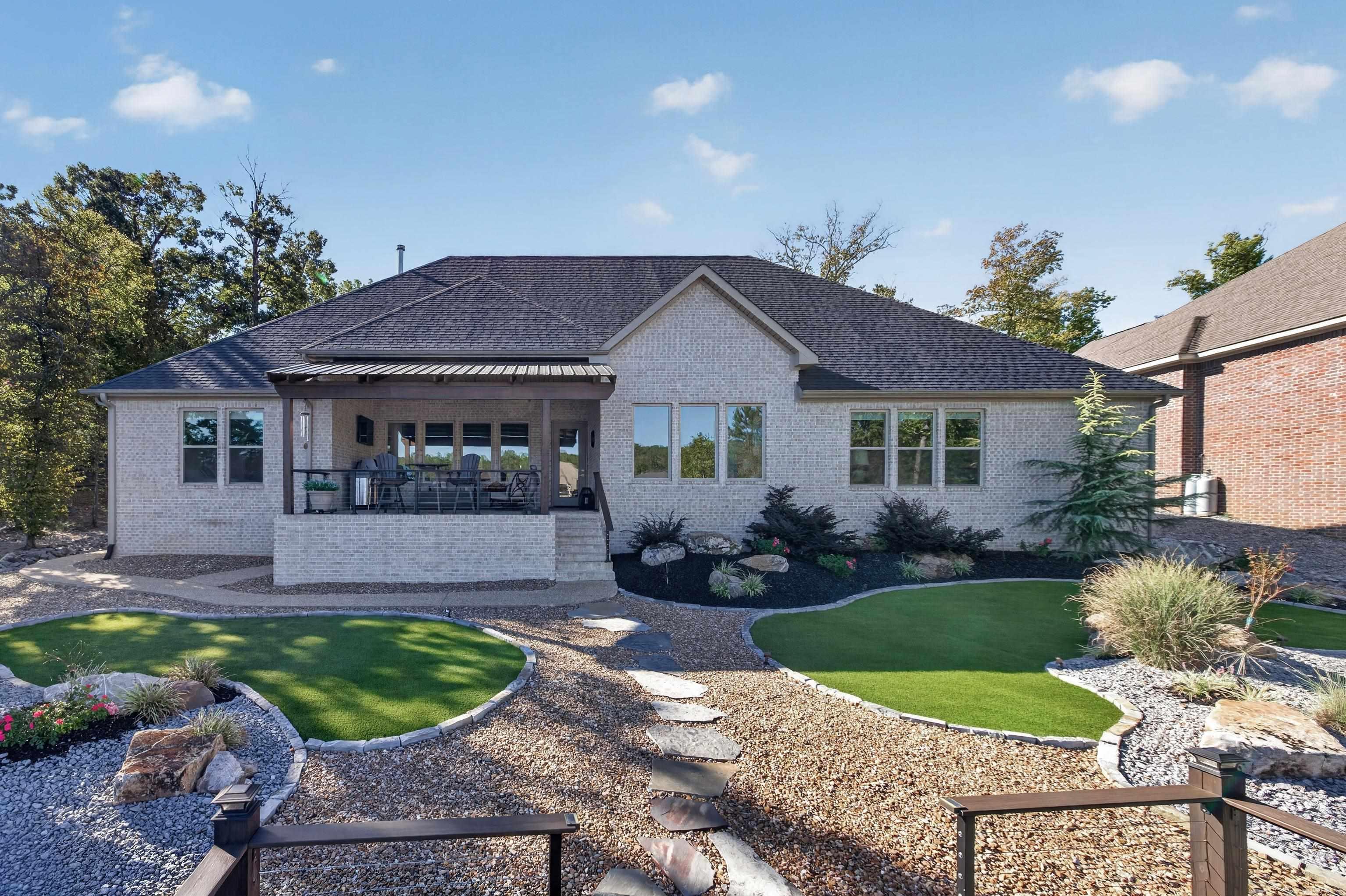 26040560 Property Photo 35