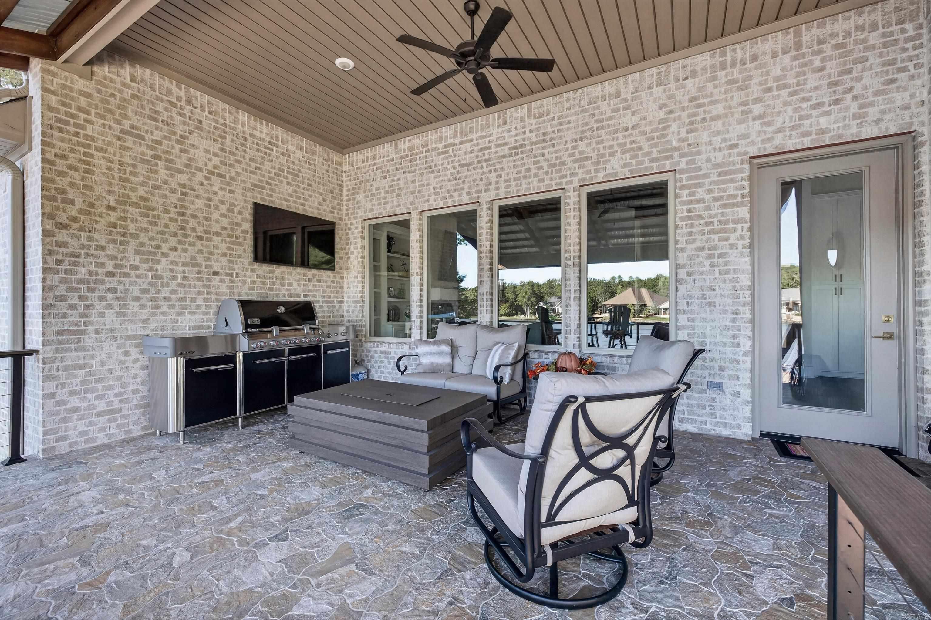26040560 Property Photo 39
