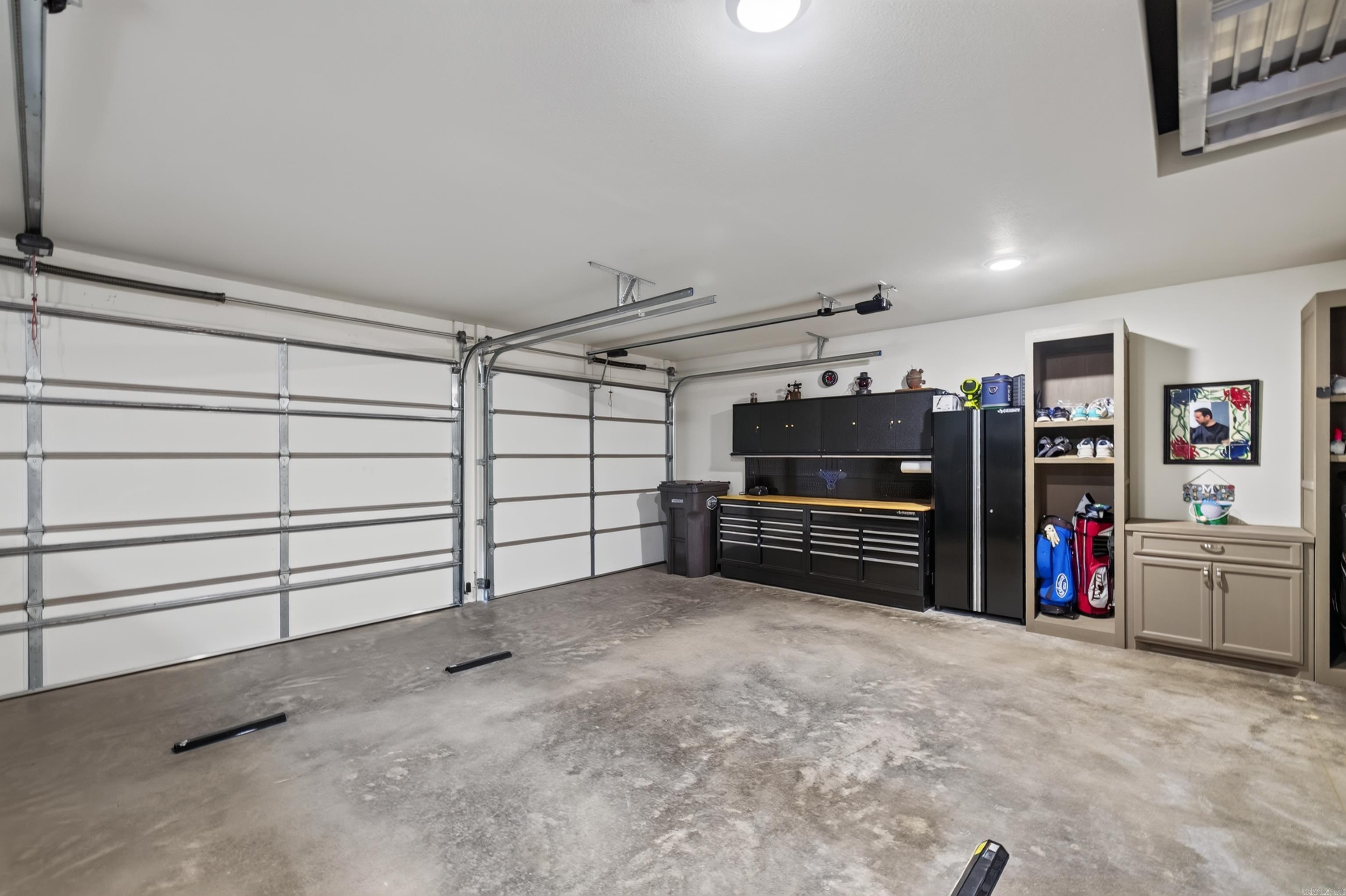 26040560 Property Photo 41