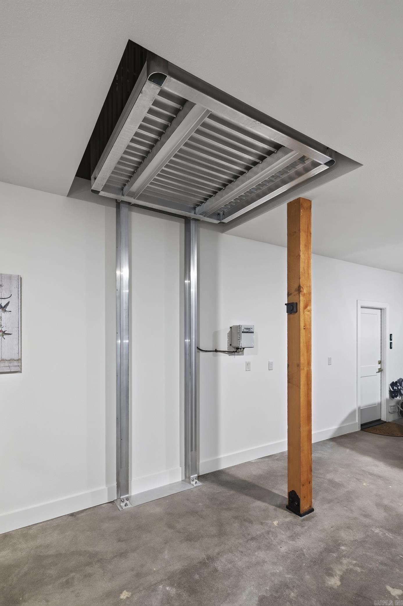 26040560 Property Photo 43