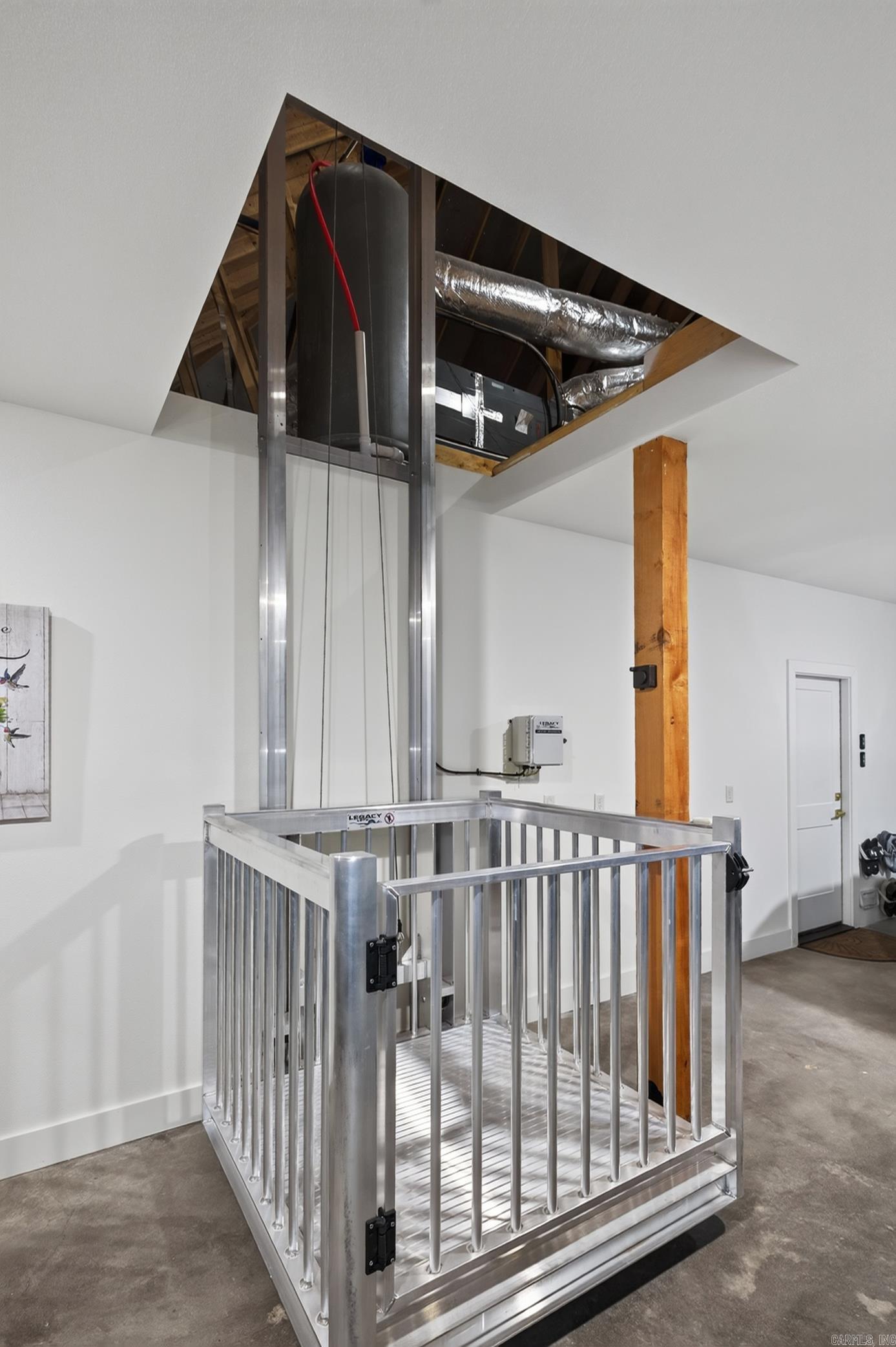 26040560 Property Photo 44