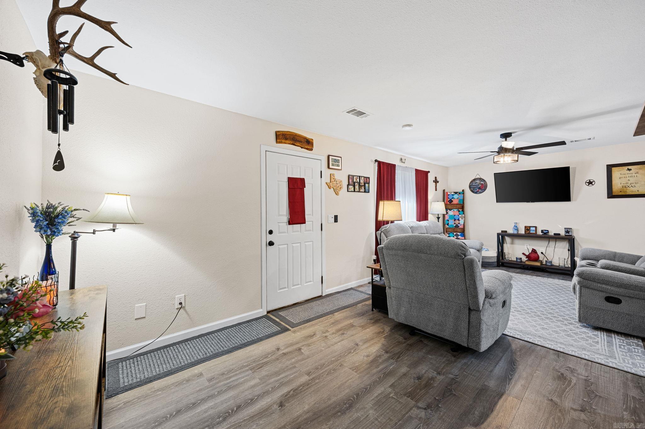 1339 Shady Grove Road Property Photo 5
