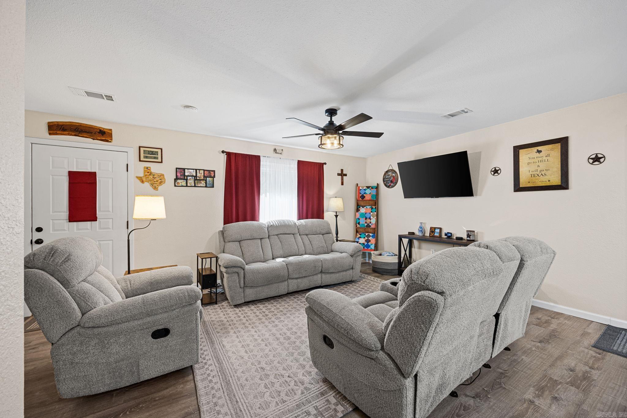 1339 Shady Grove Road Property Photo 7