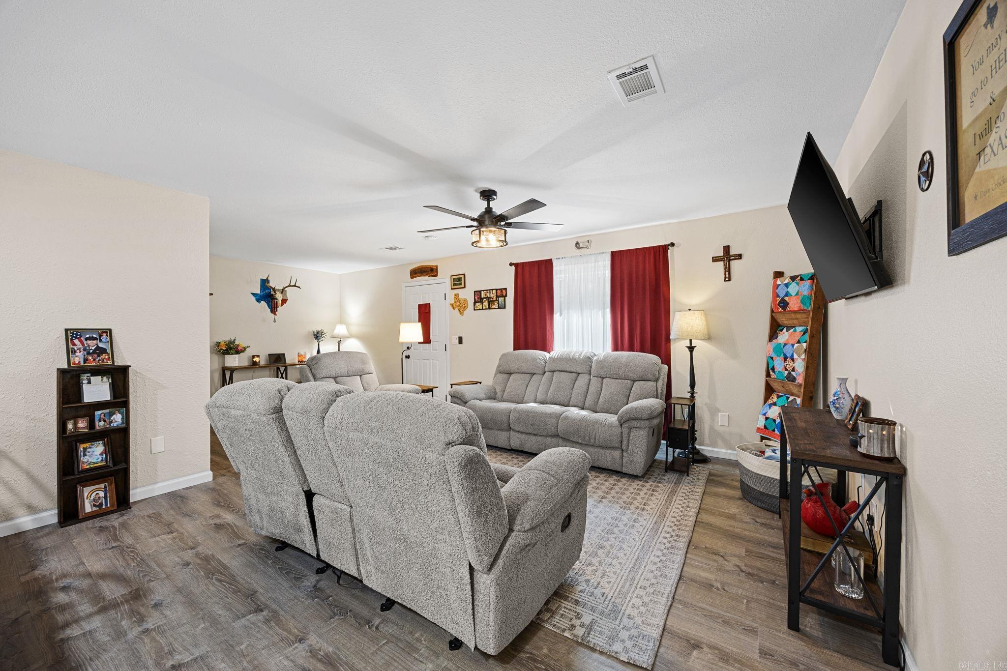 1339 Shady Grove Road Property Photo 8