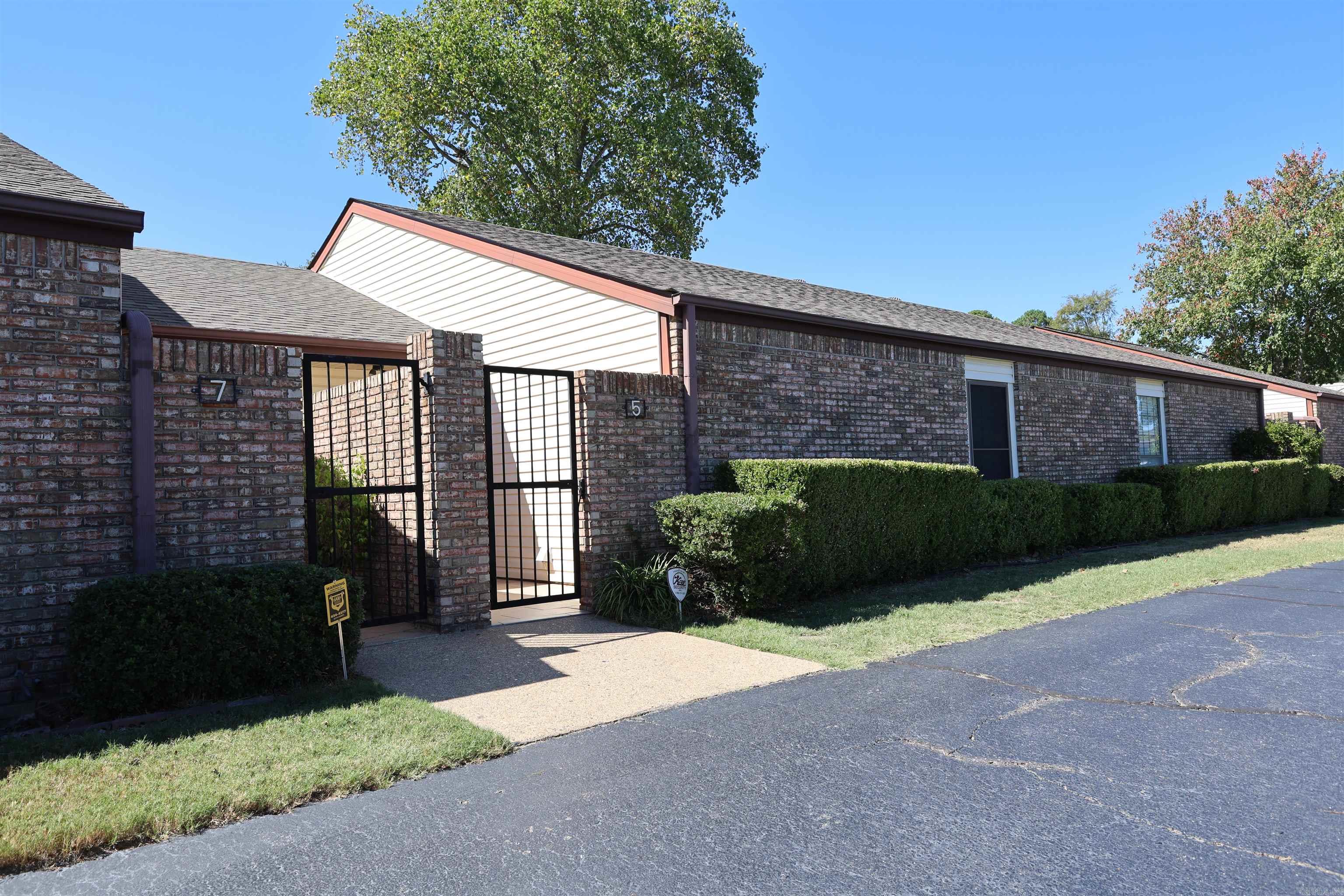 5 Piedmont Court Property Photo 1