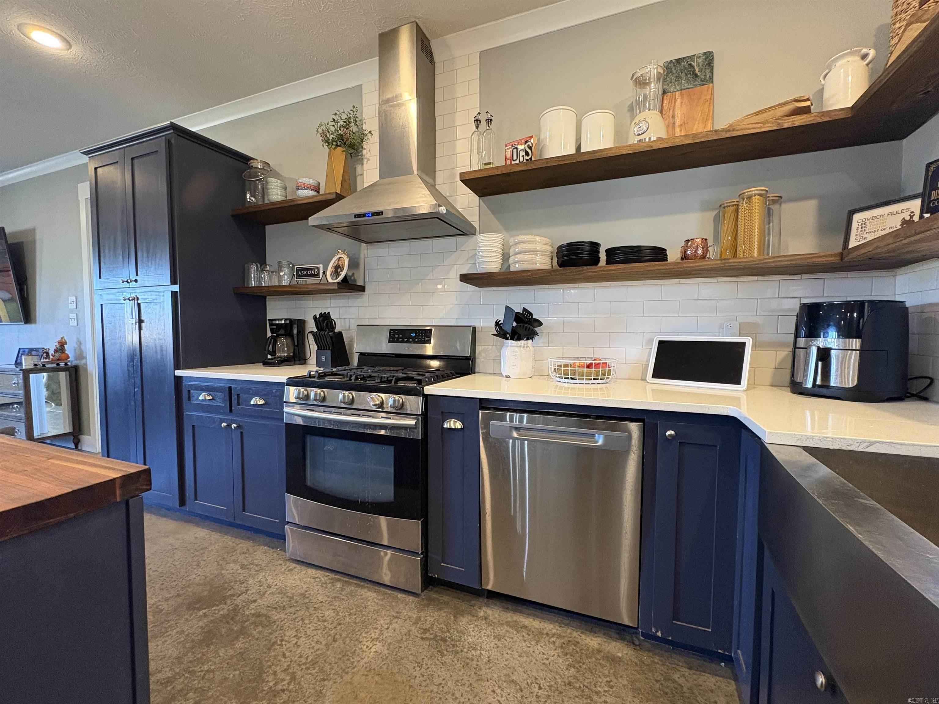 1705 Potter Street Property Photo 7