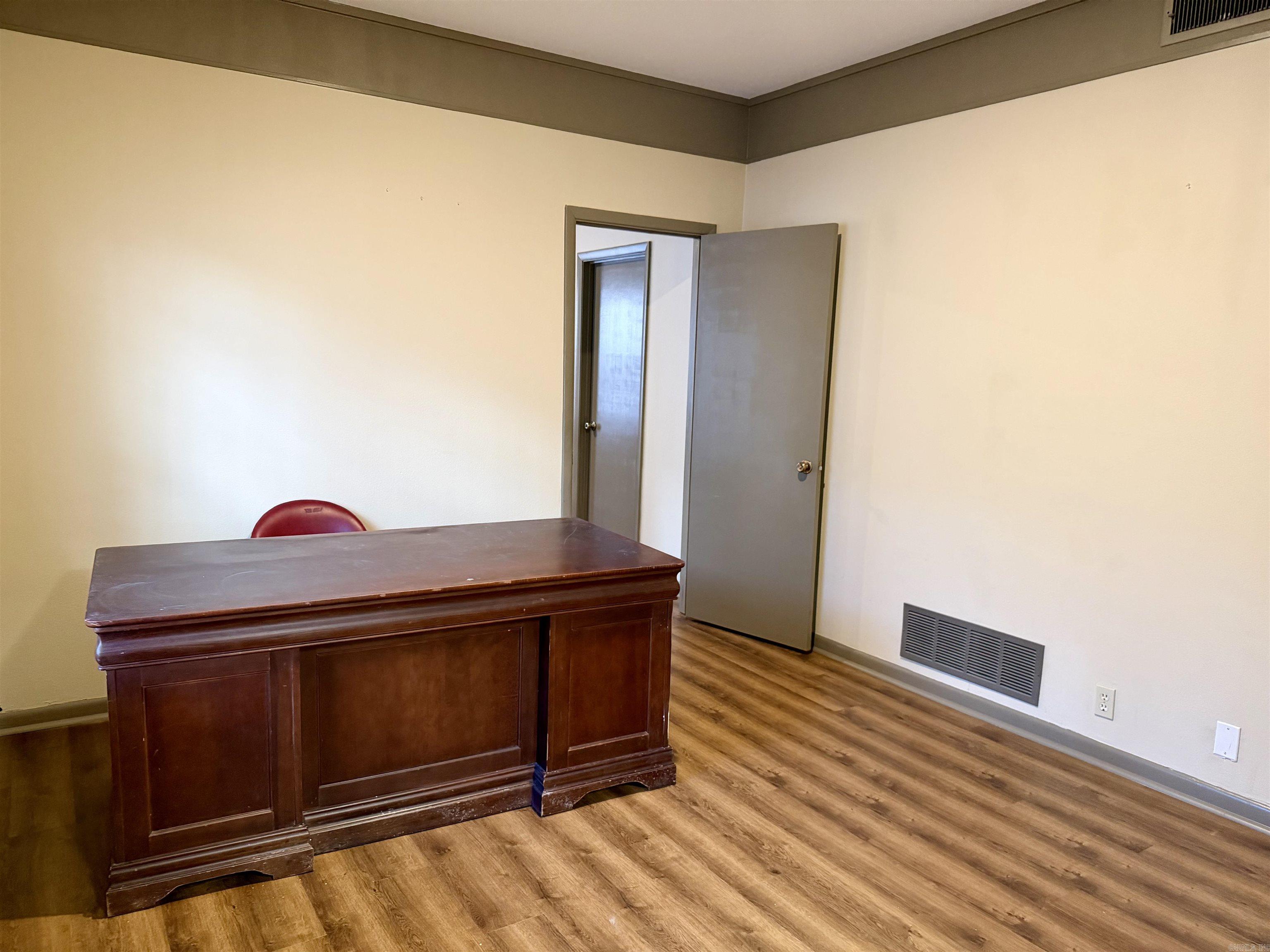 4505 Jfk Boulevard Property Photo 6