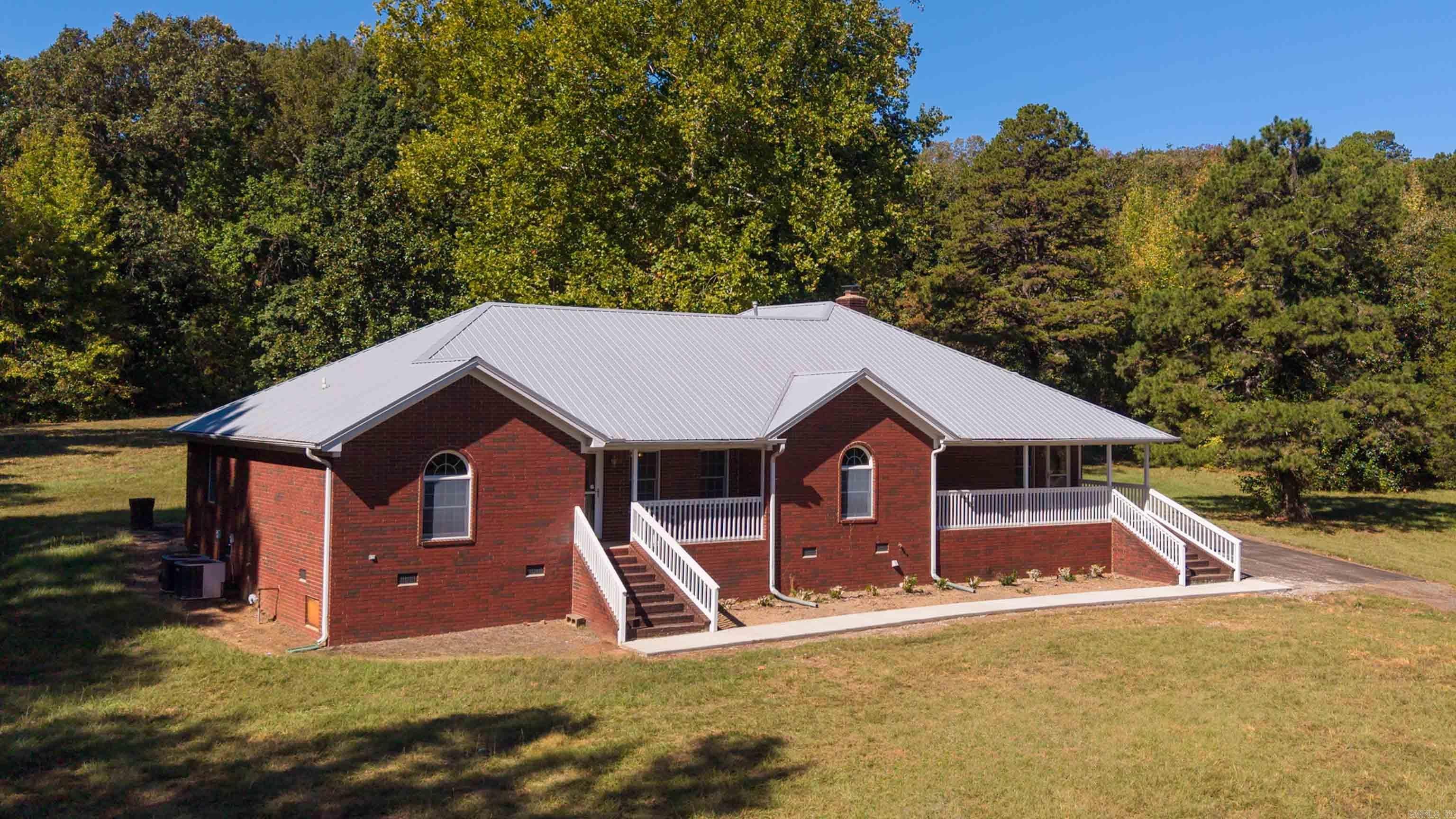 3585 Hwy 16 Property Photo 1