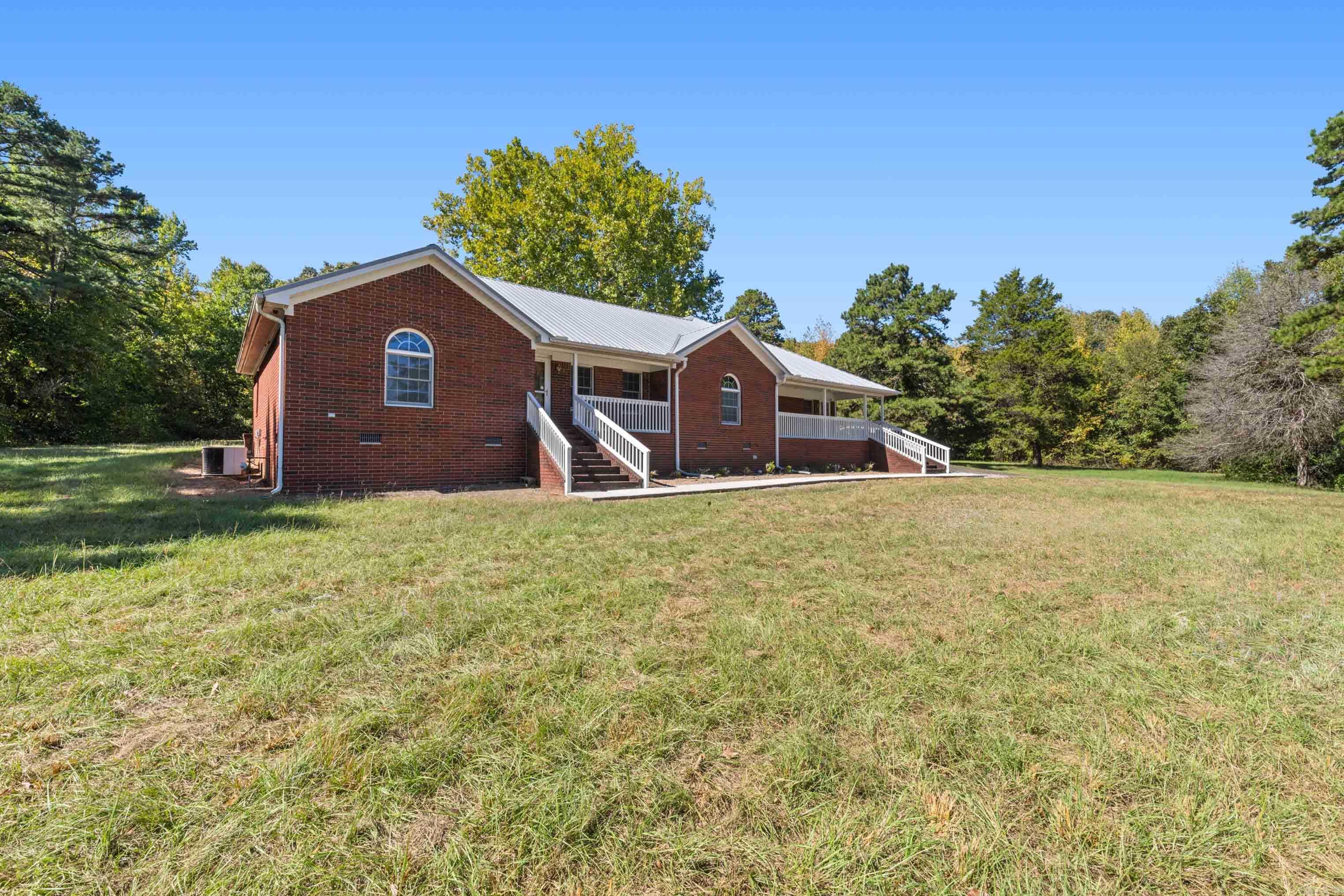 3585 Hwy 16 Property Photo 2