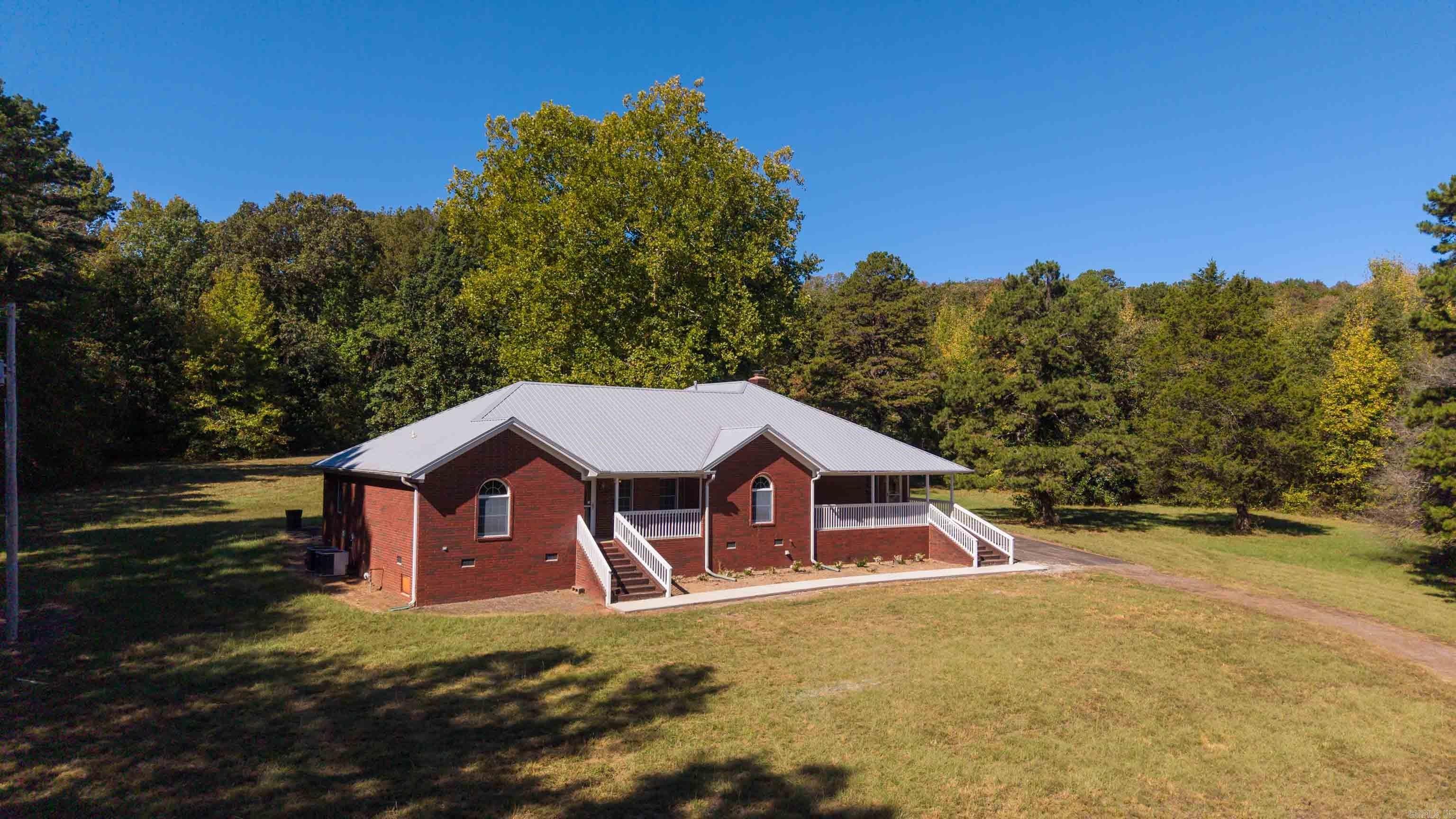 3585 Hwy 16 Property Photo 3