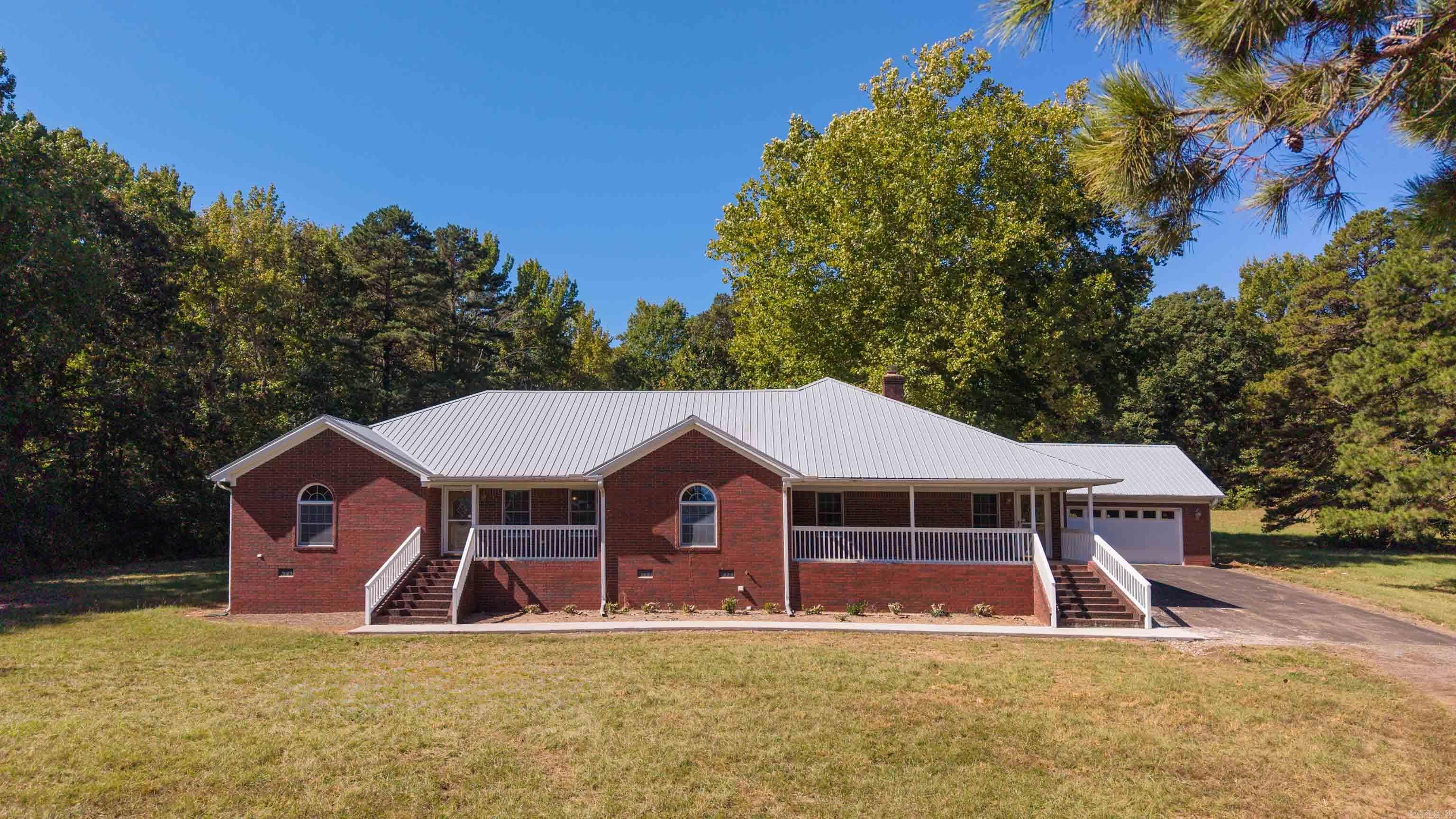 3585 Hwy 16 Property Photo 5