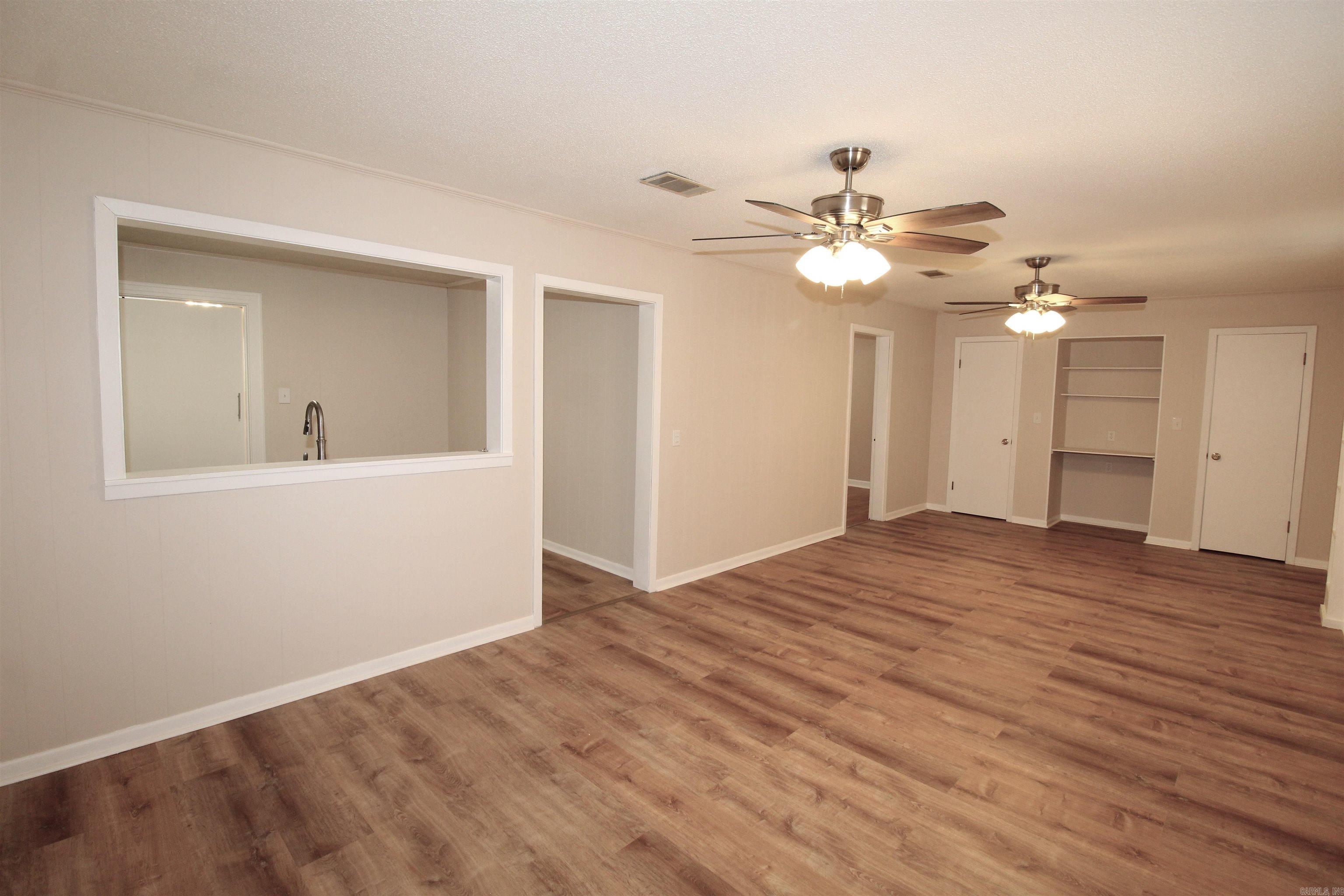 404 E Gum Property Photo 20