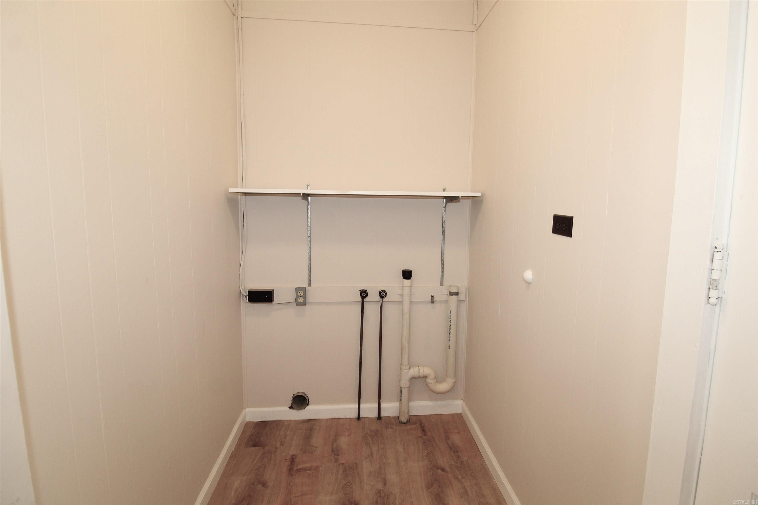 404 E Gum Property Photo 26
