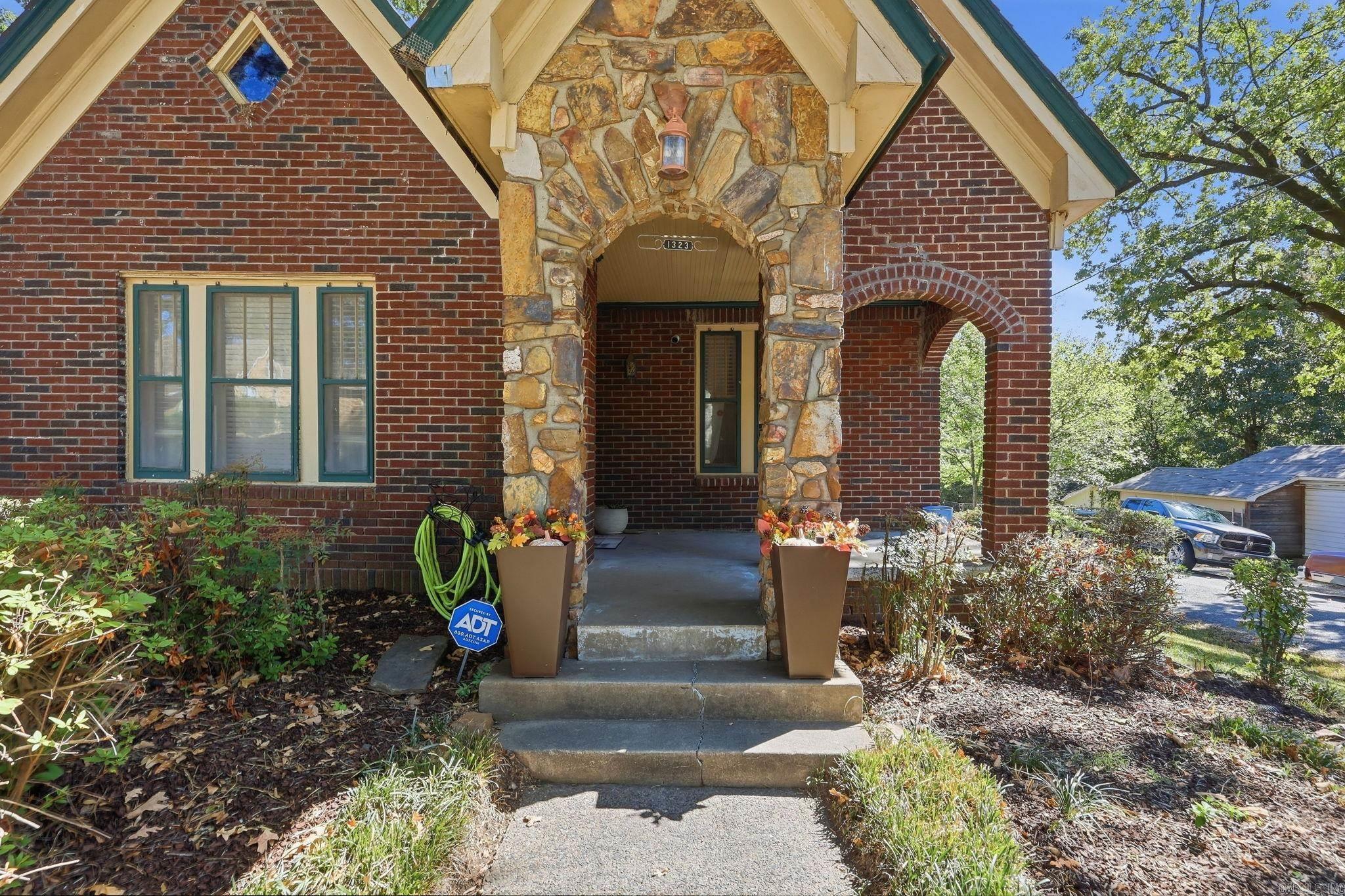 1323 S Tyler Street Property Photo 4