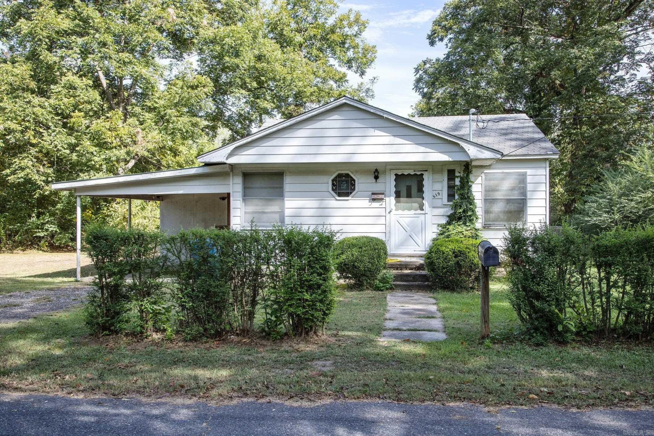 619 Fairview St Street Property Photo 1