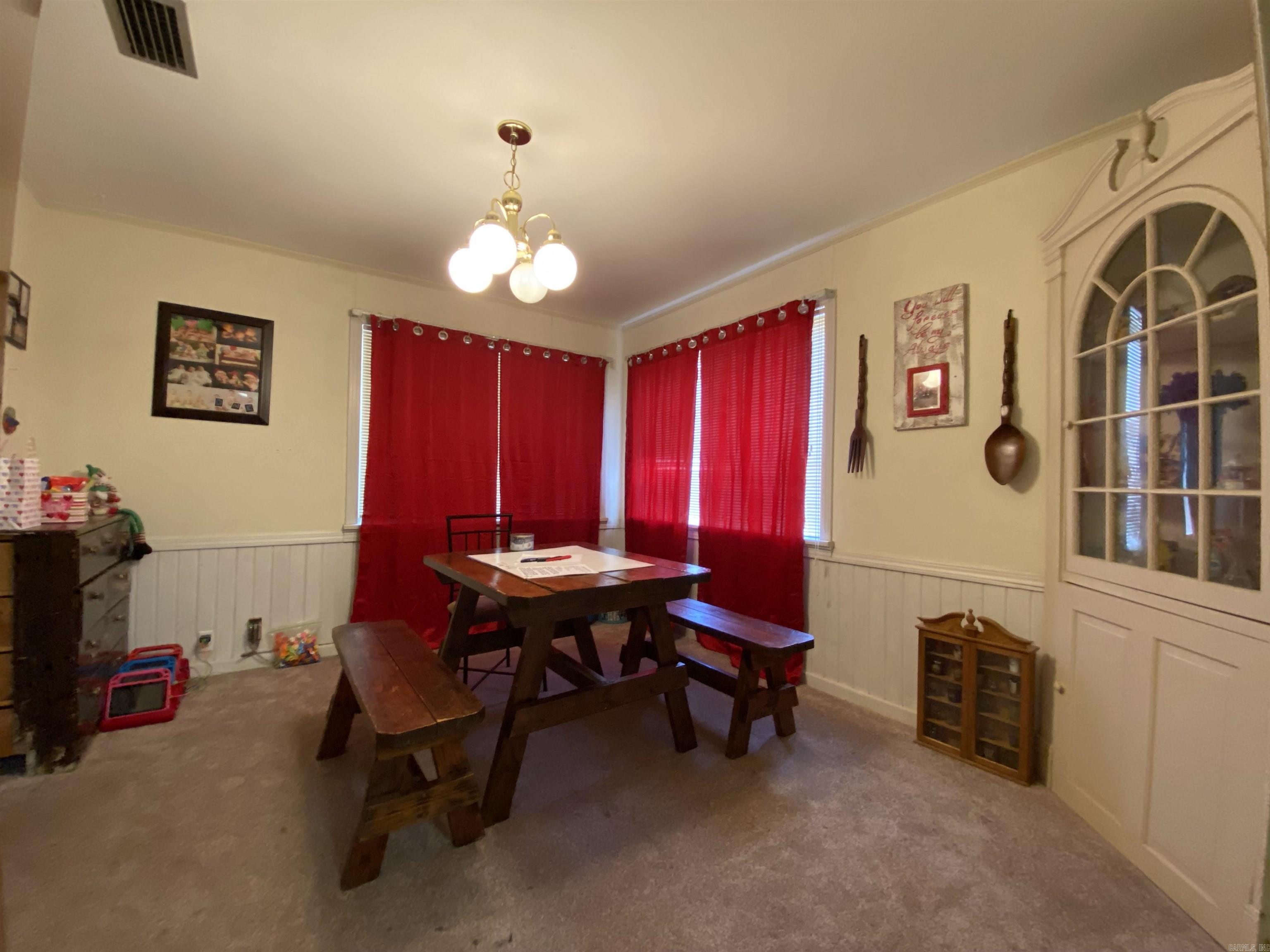 808 Maple St Property Photo 5