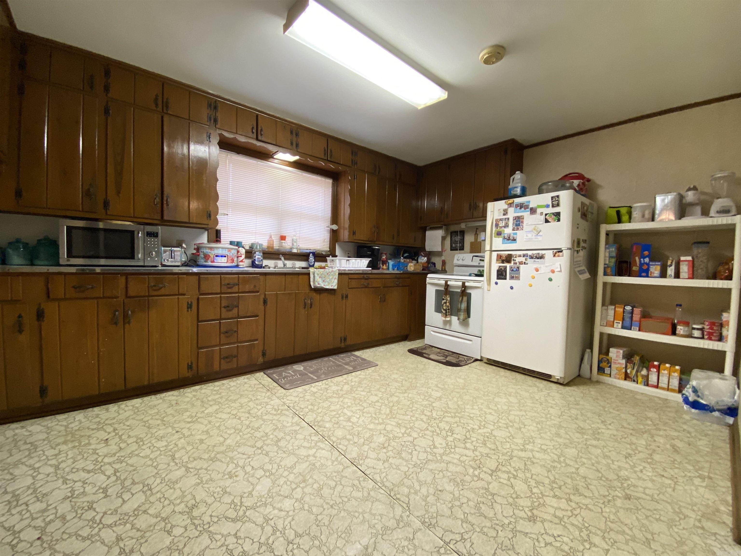 808 Maple St Property Photo 6