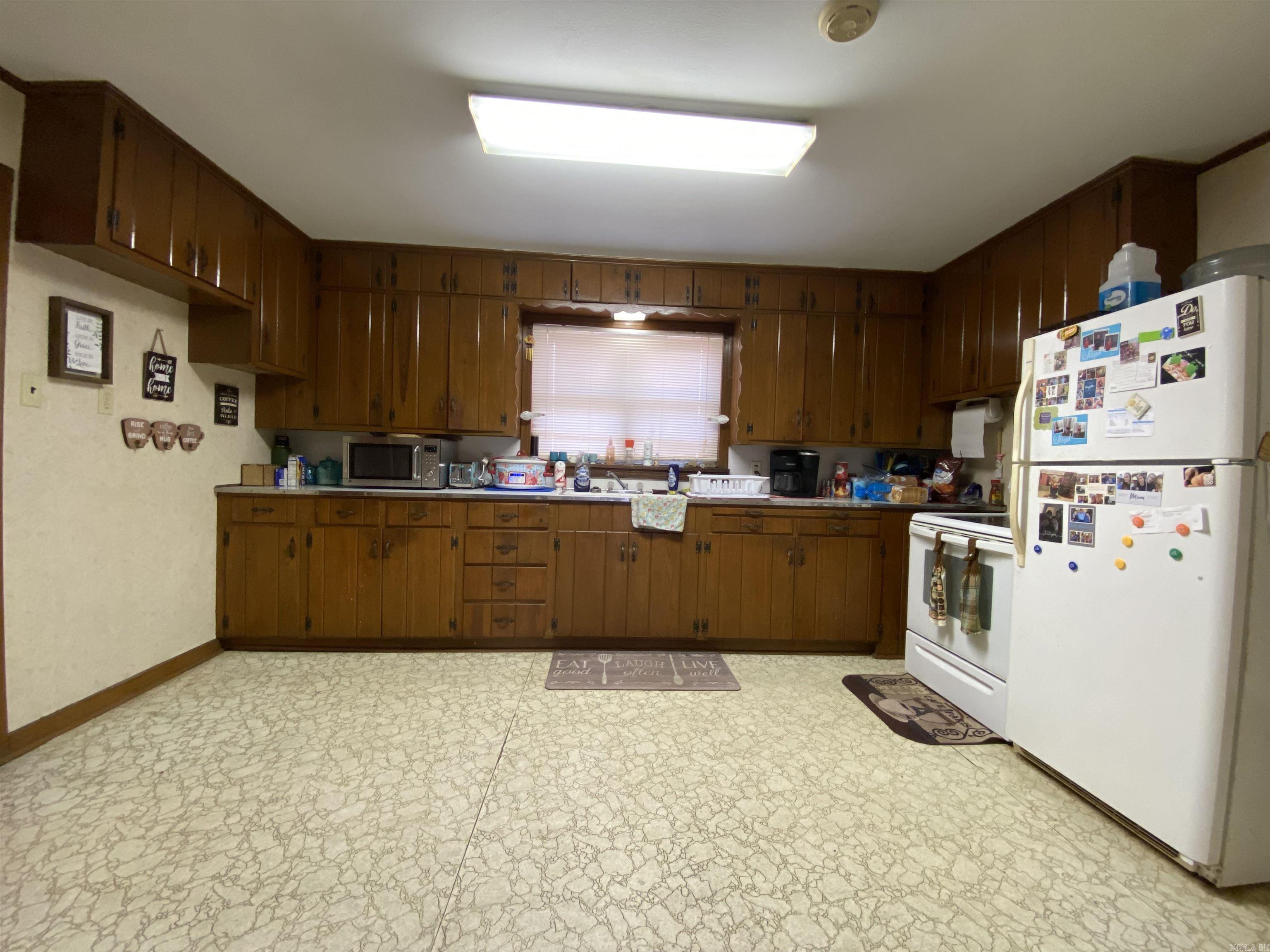 808 Maple St Property Photo 7
