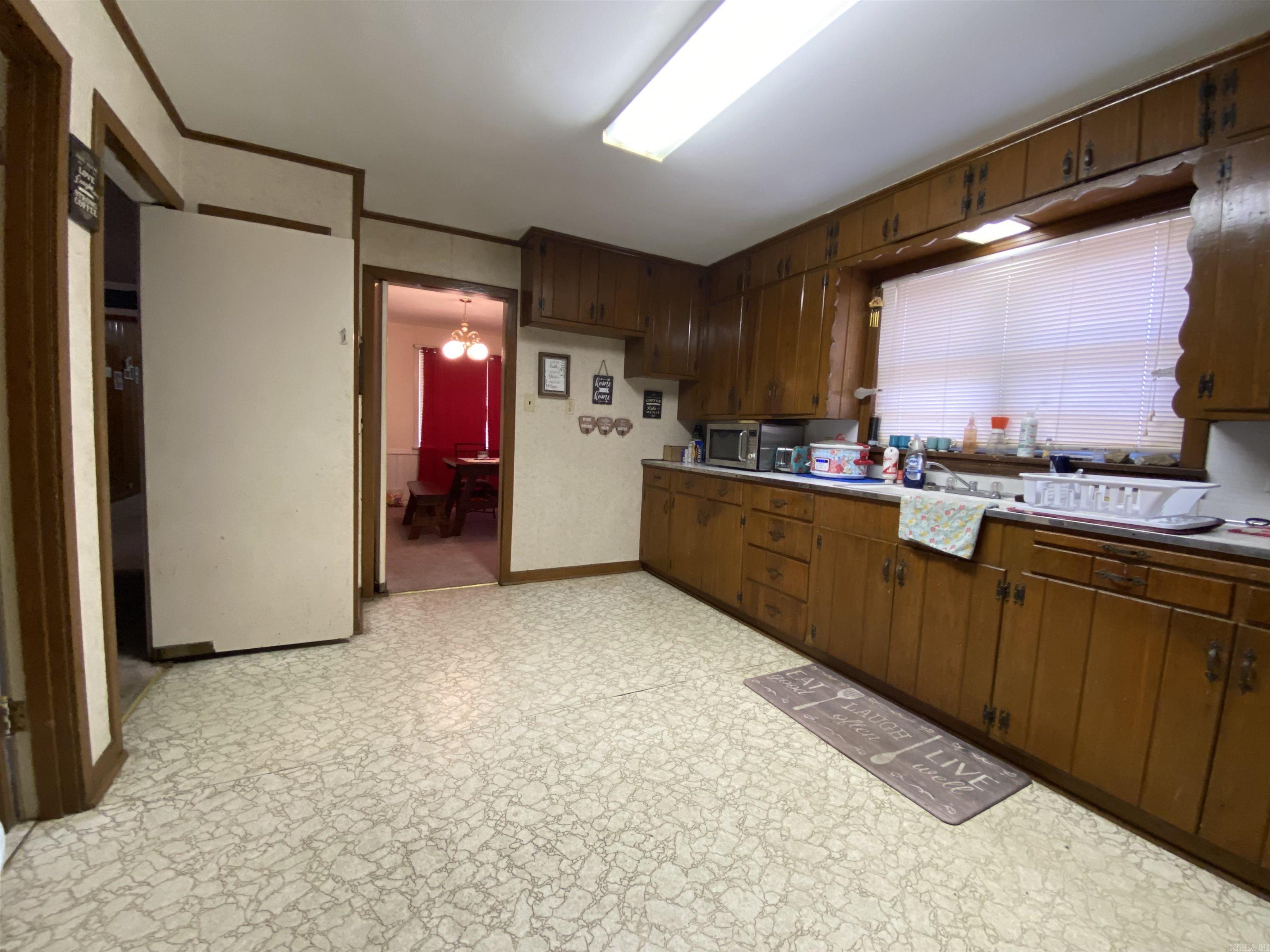 808 Maple St Property Photo 8