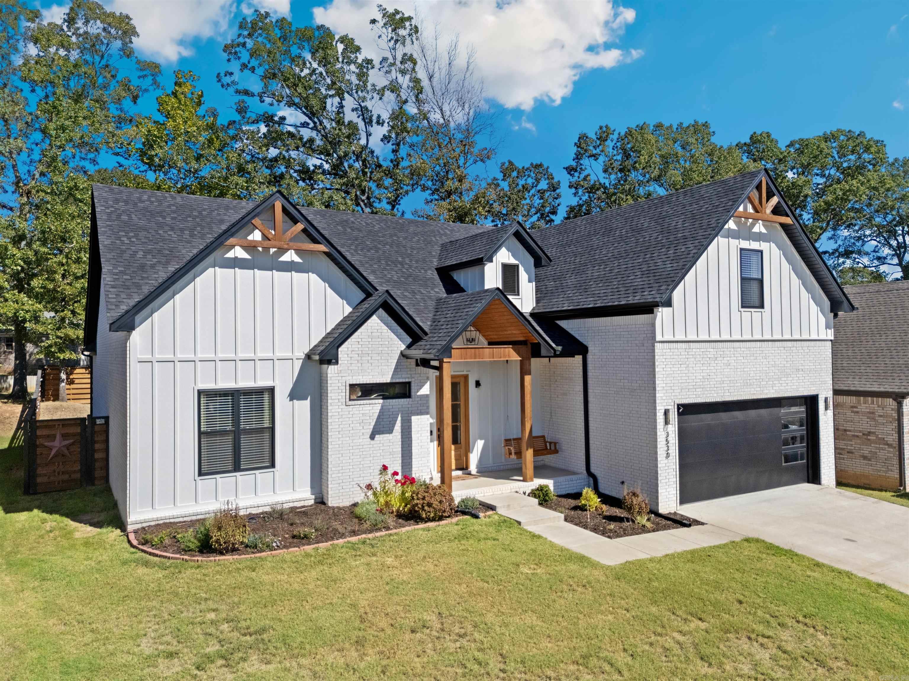 3530 Sylvia Springs Drive Property Photo 1