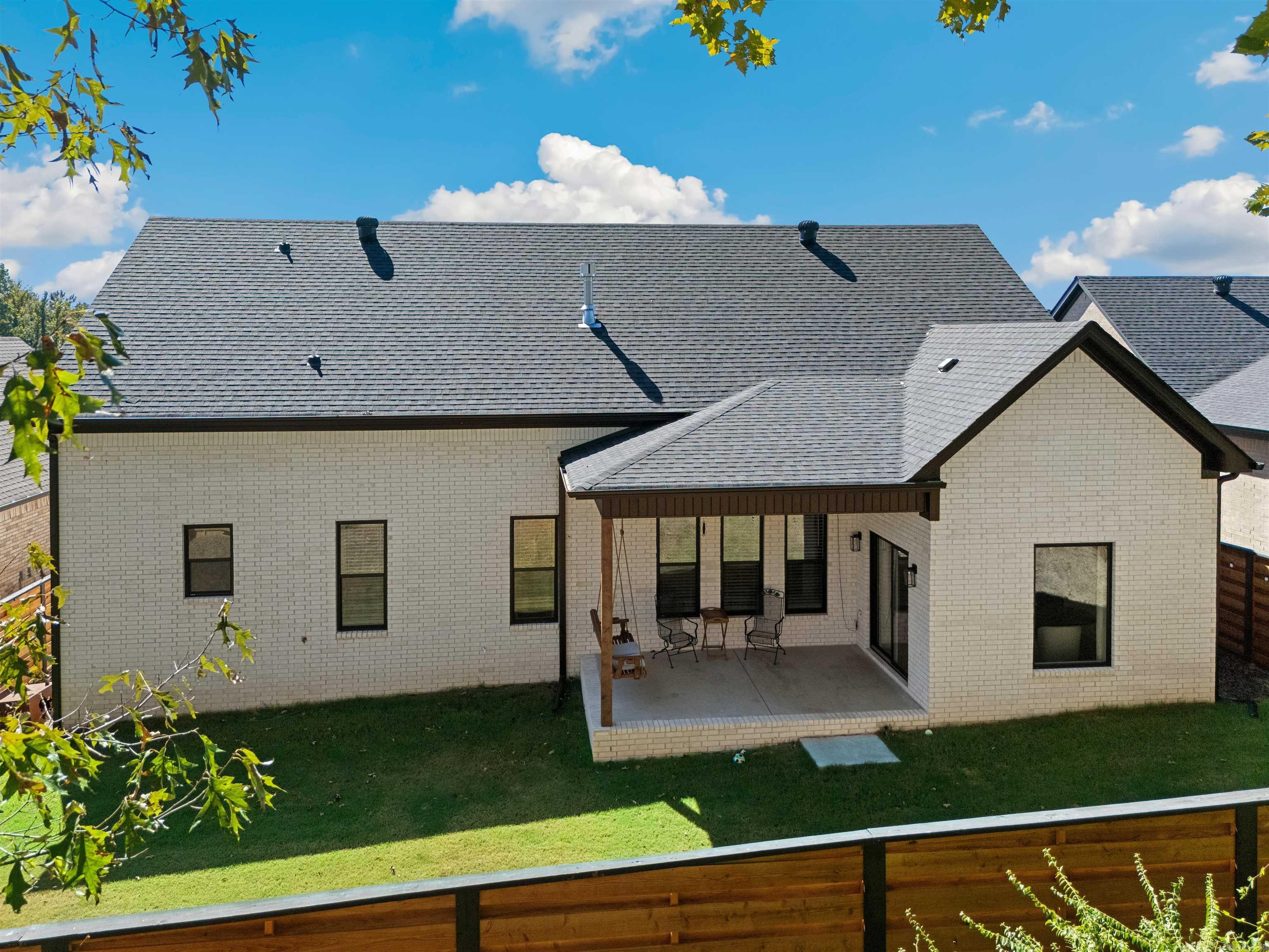3530 Sylvia Springs Drive Property Photo 4