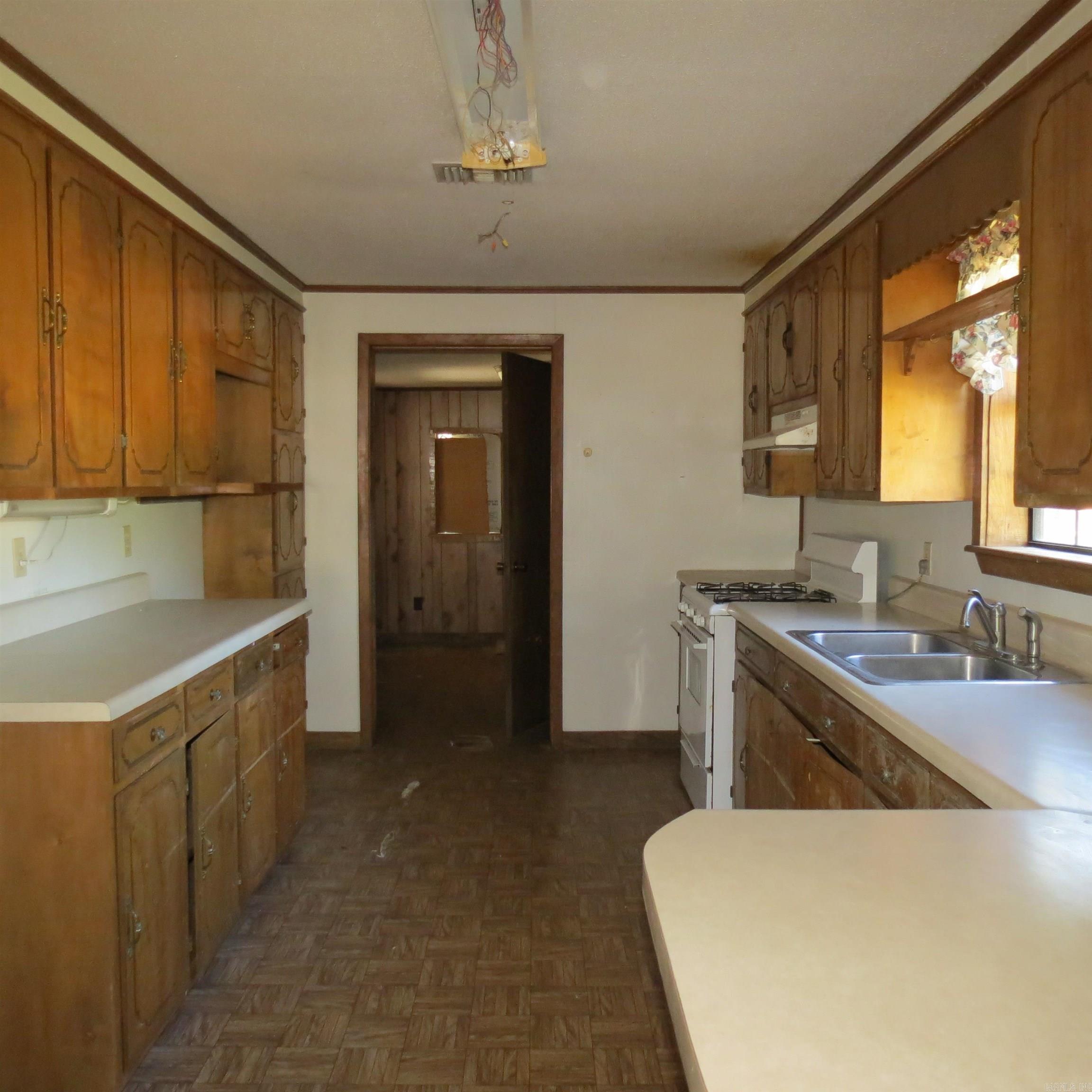 1701 W Pine Property Photo 8