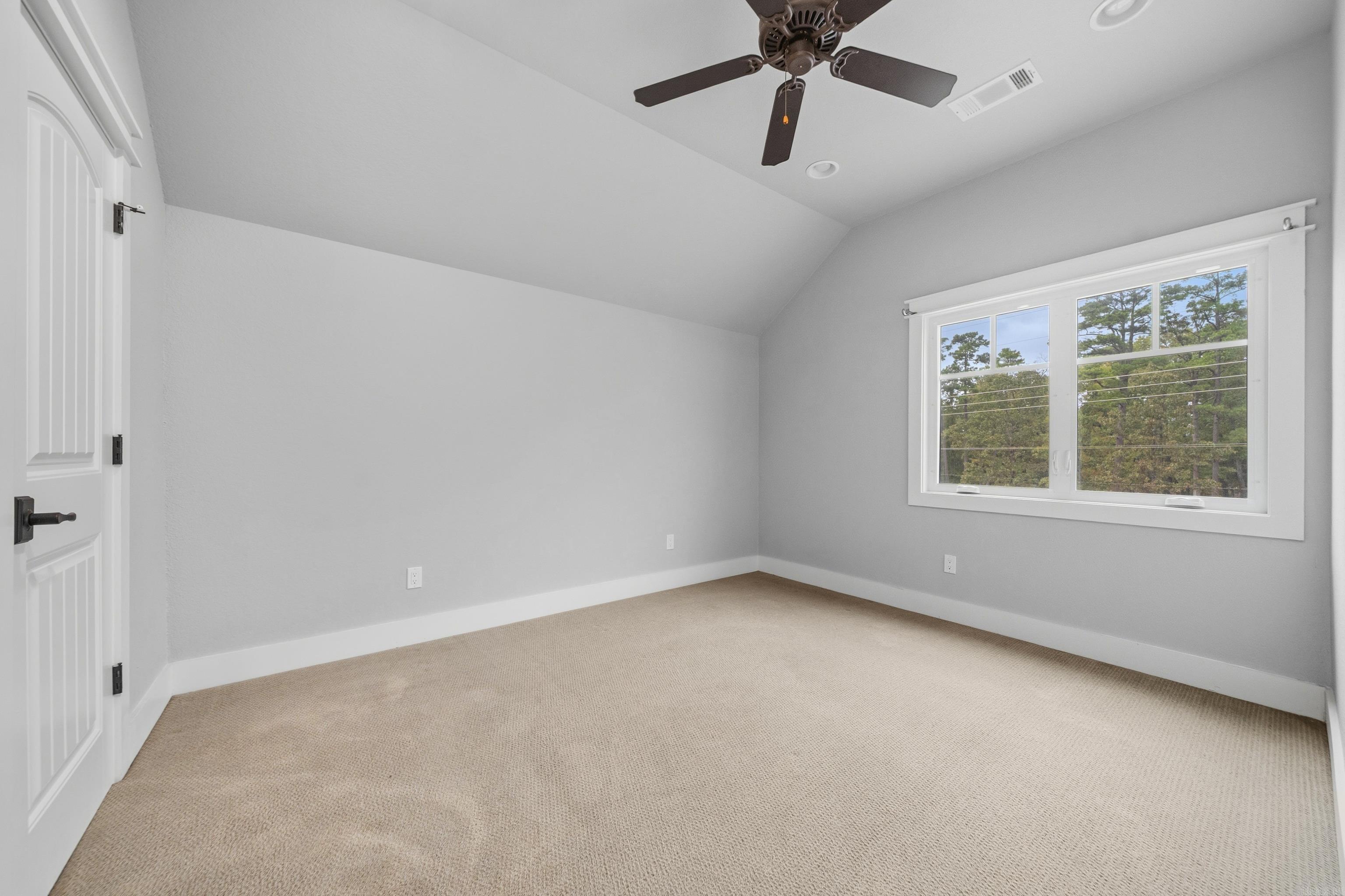 620 Grandpoint 15 Property Photo 7