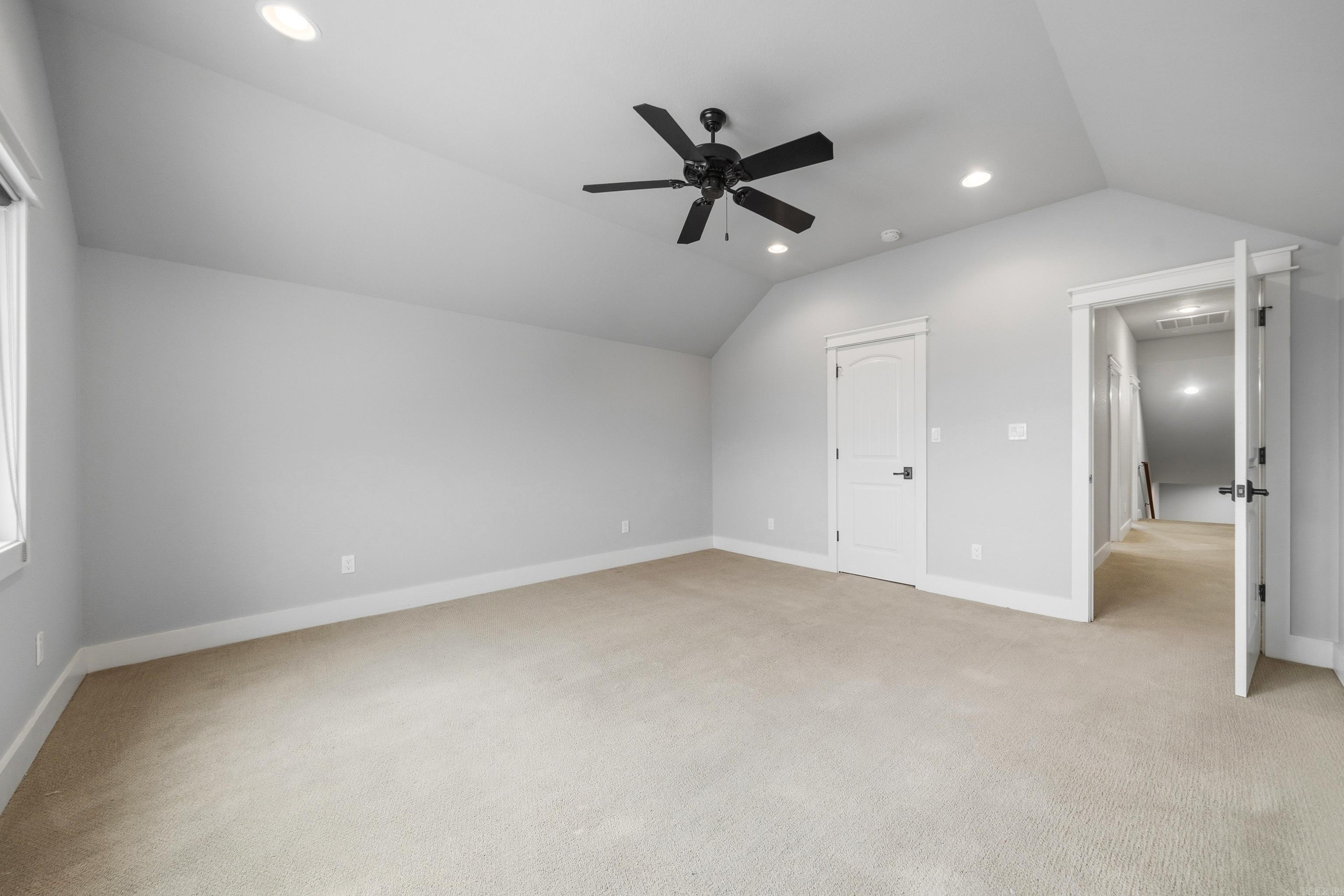 620 Grandpoint 15 Property Photo 40