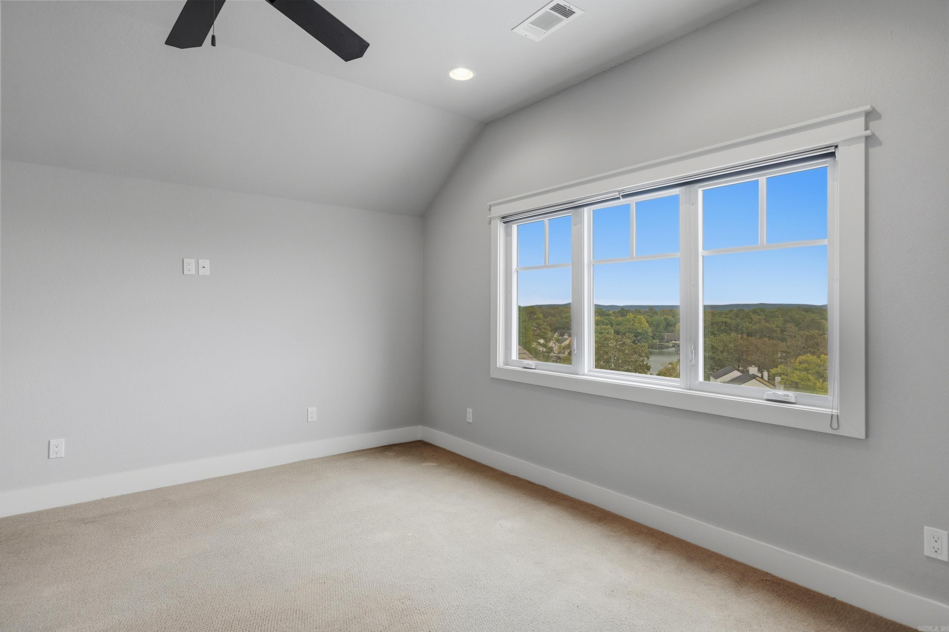 620 Grandpoint 15 Property Photo 42