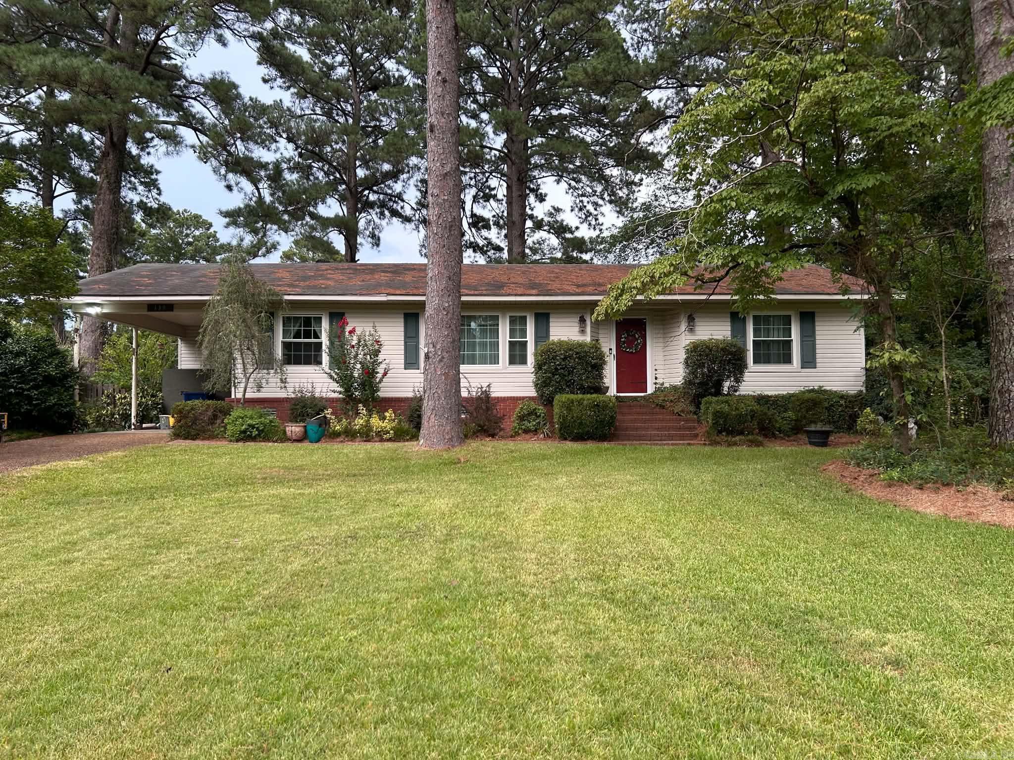 139 Berg Ave. Property Photo 1