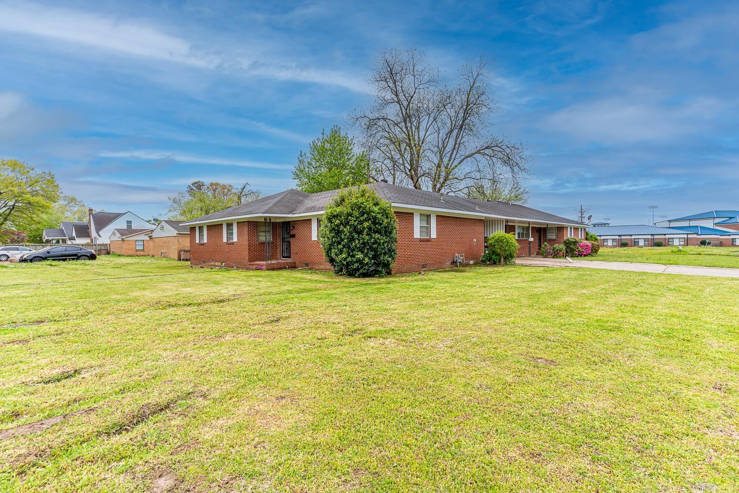 1047 N Rosser Street Property Photo 2