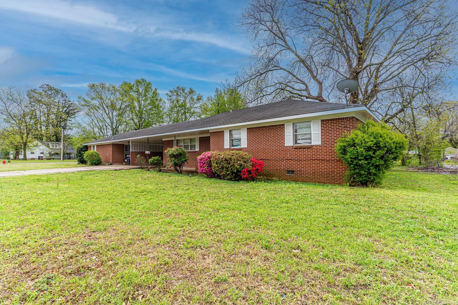 1047 N Rosser Street Property Photo 4