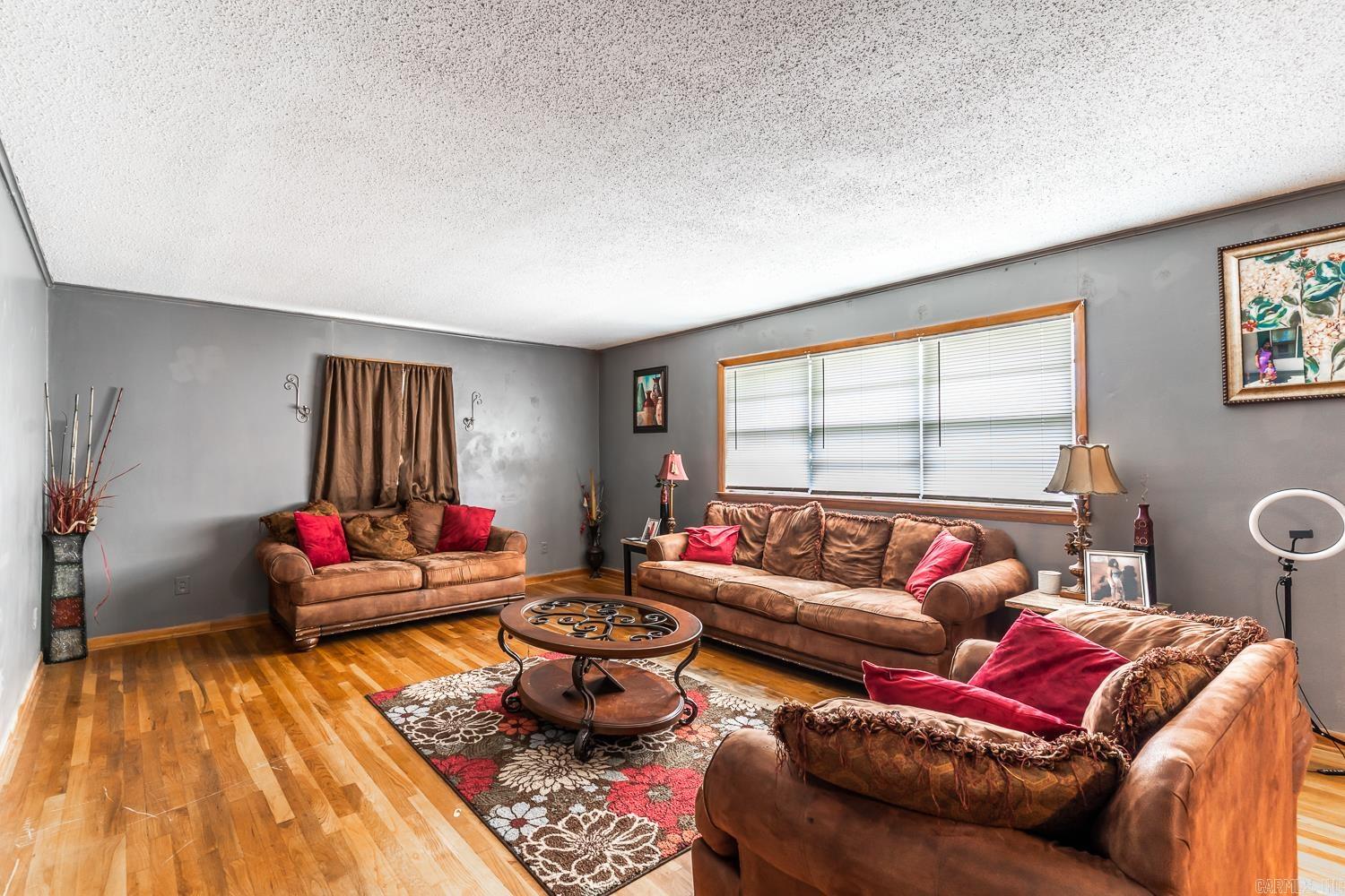 1047 N Rosser Street Property Photo 7