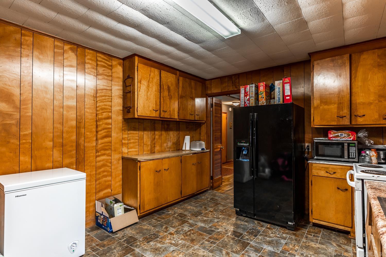 1047 N Rosser Street Property Photo 8