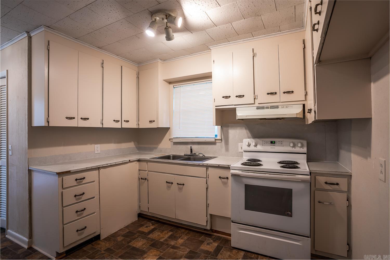 1047 N Rosser Street Property Photo 19