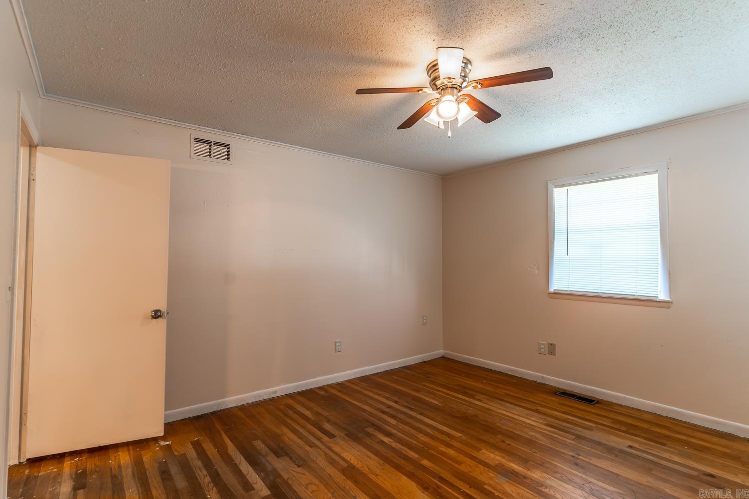 1047 N Rosser Street Property Photo 23