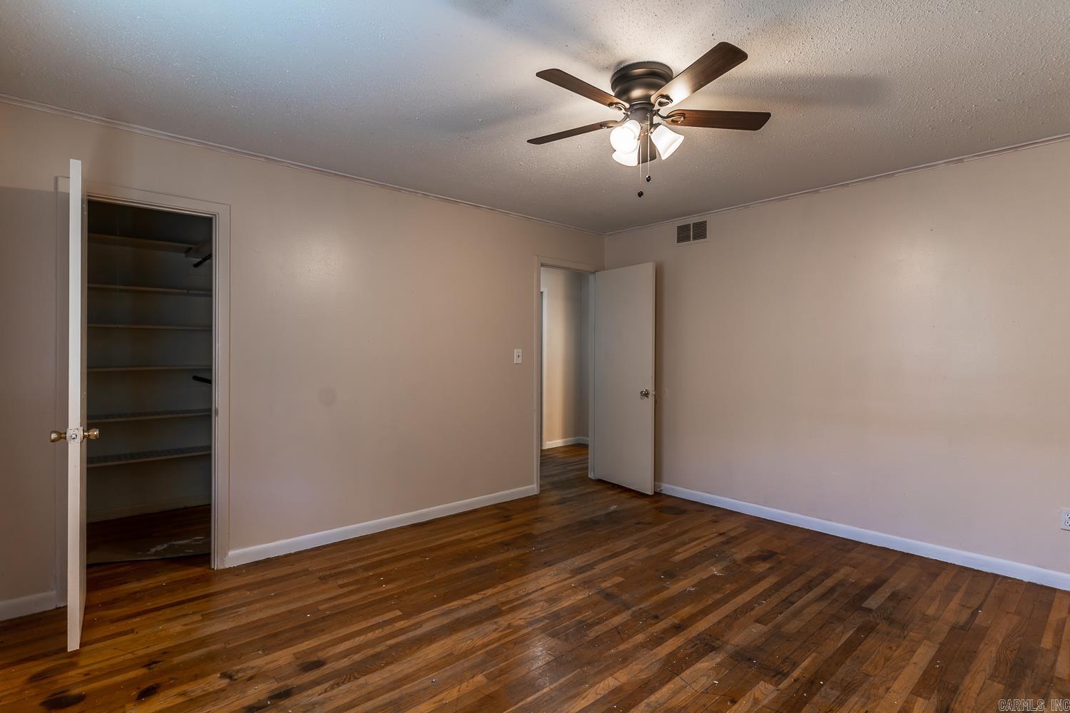 1047 N Rosser Street Property Photo 28